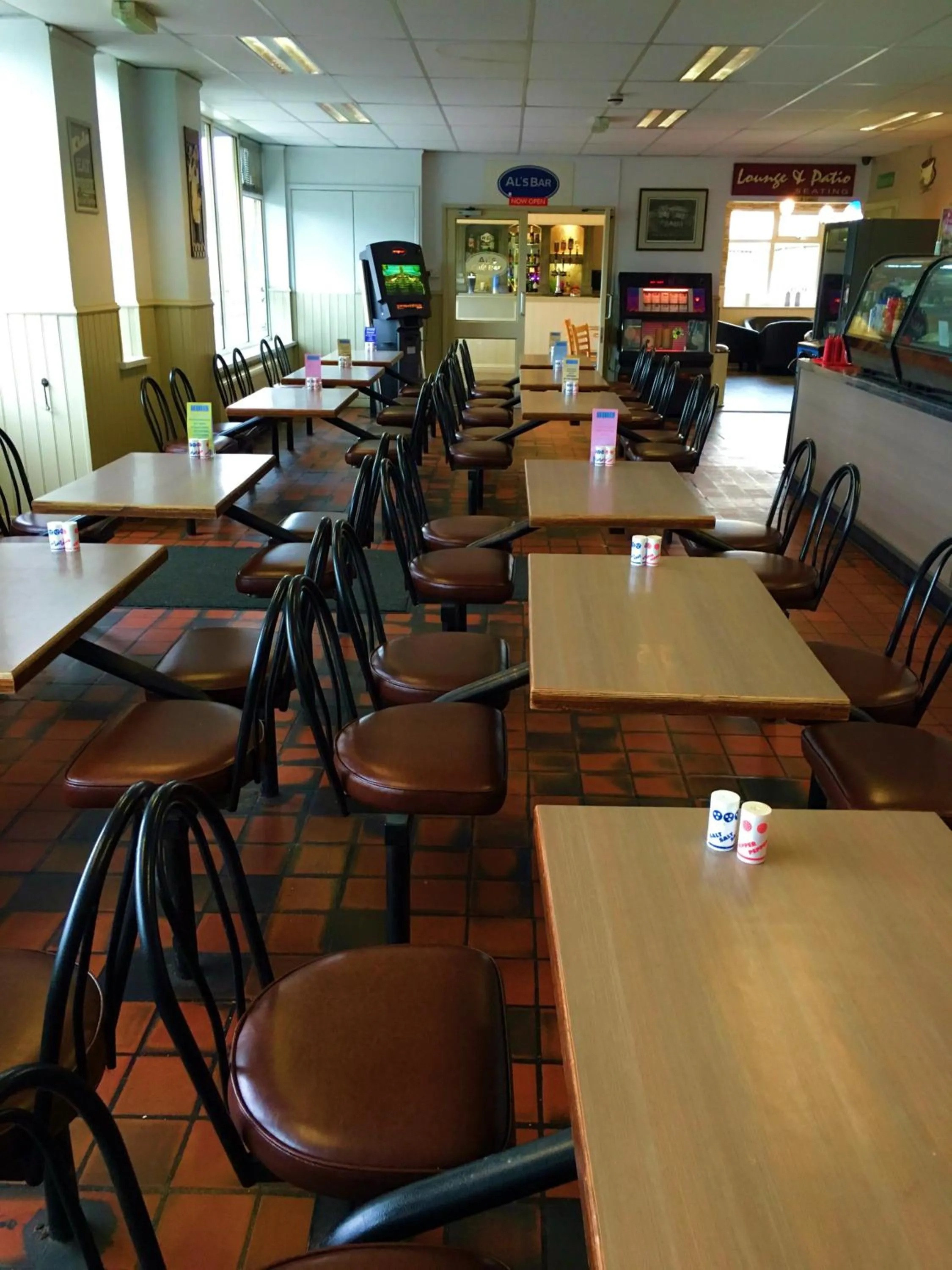 Restaurant/places to eat in Redbeck Motel