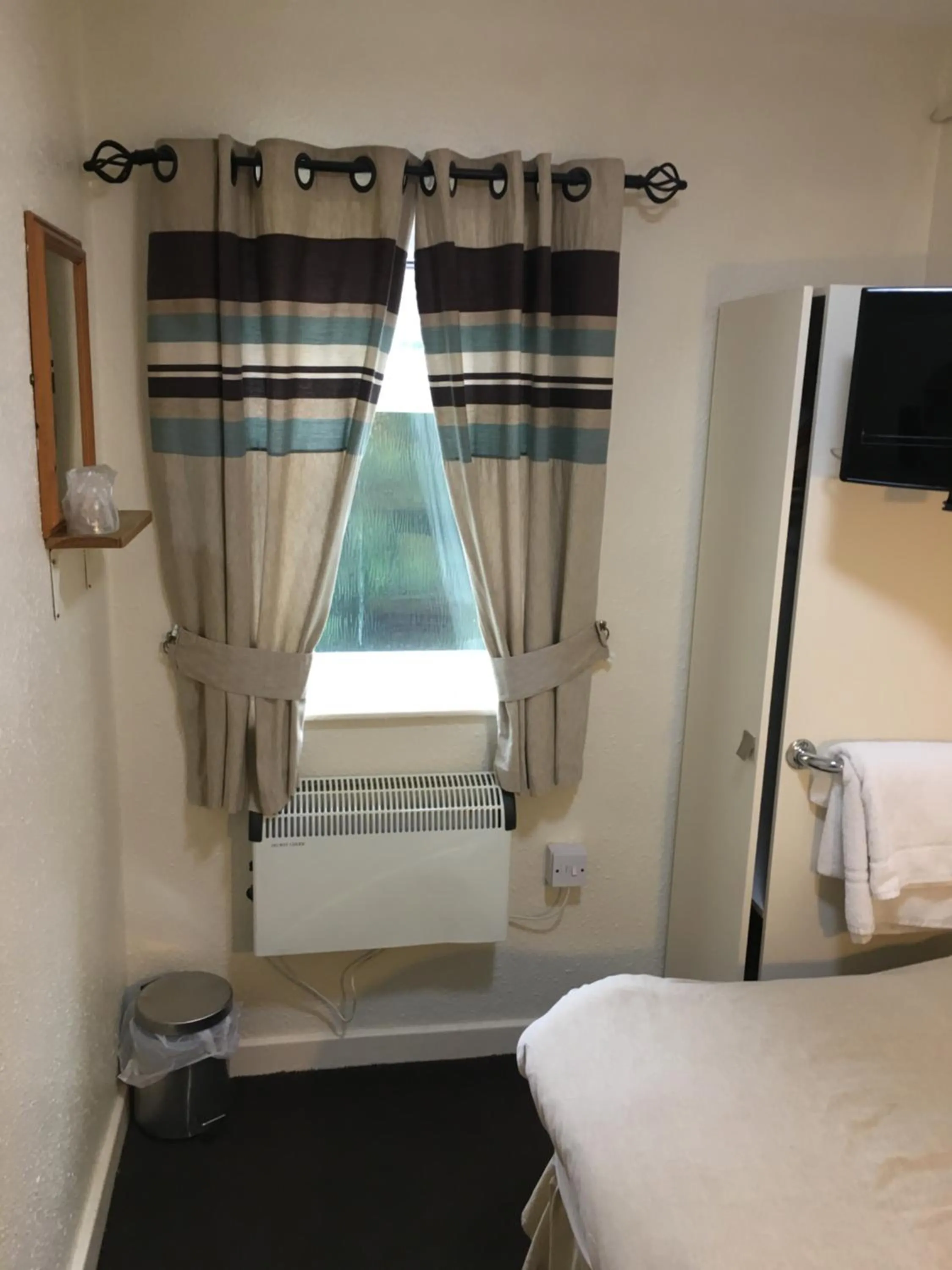 Bed in Redbeck Motel