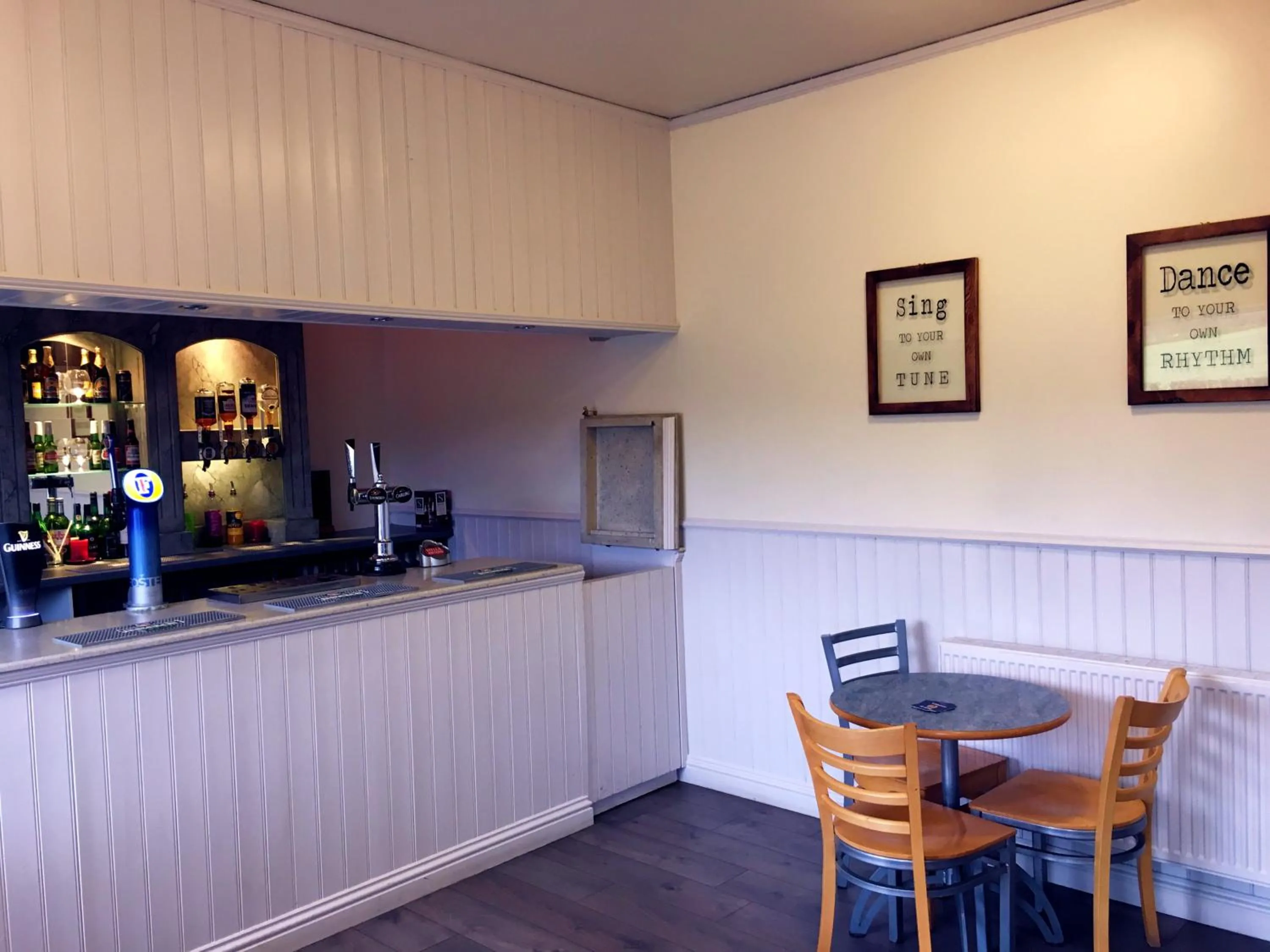 Lounge or bar in Redbeck Motel