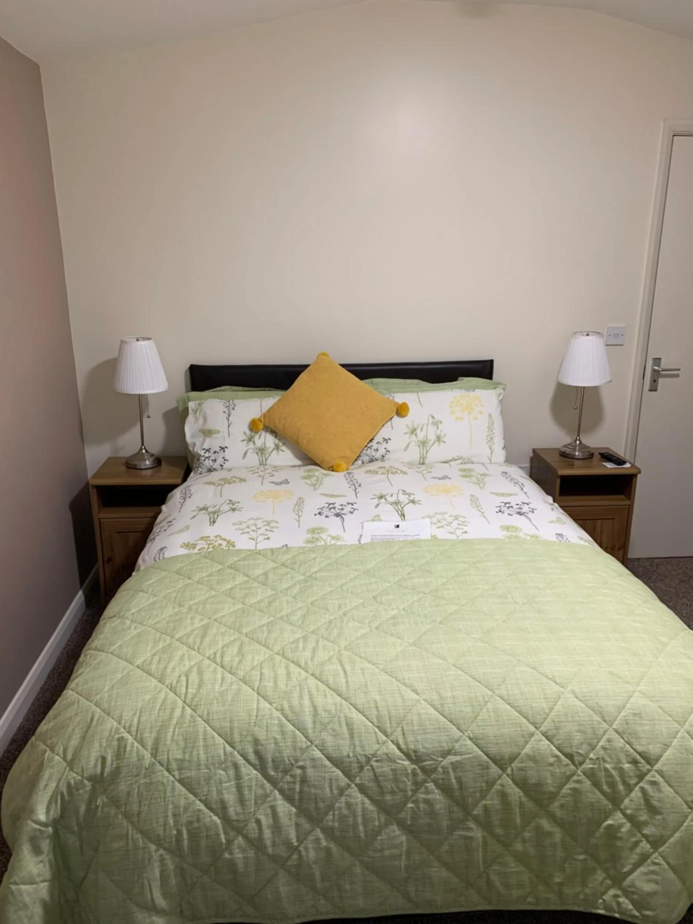 Bed in Redbeck Motel