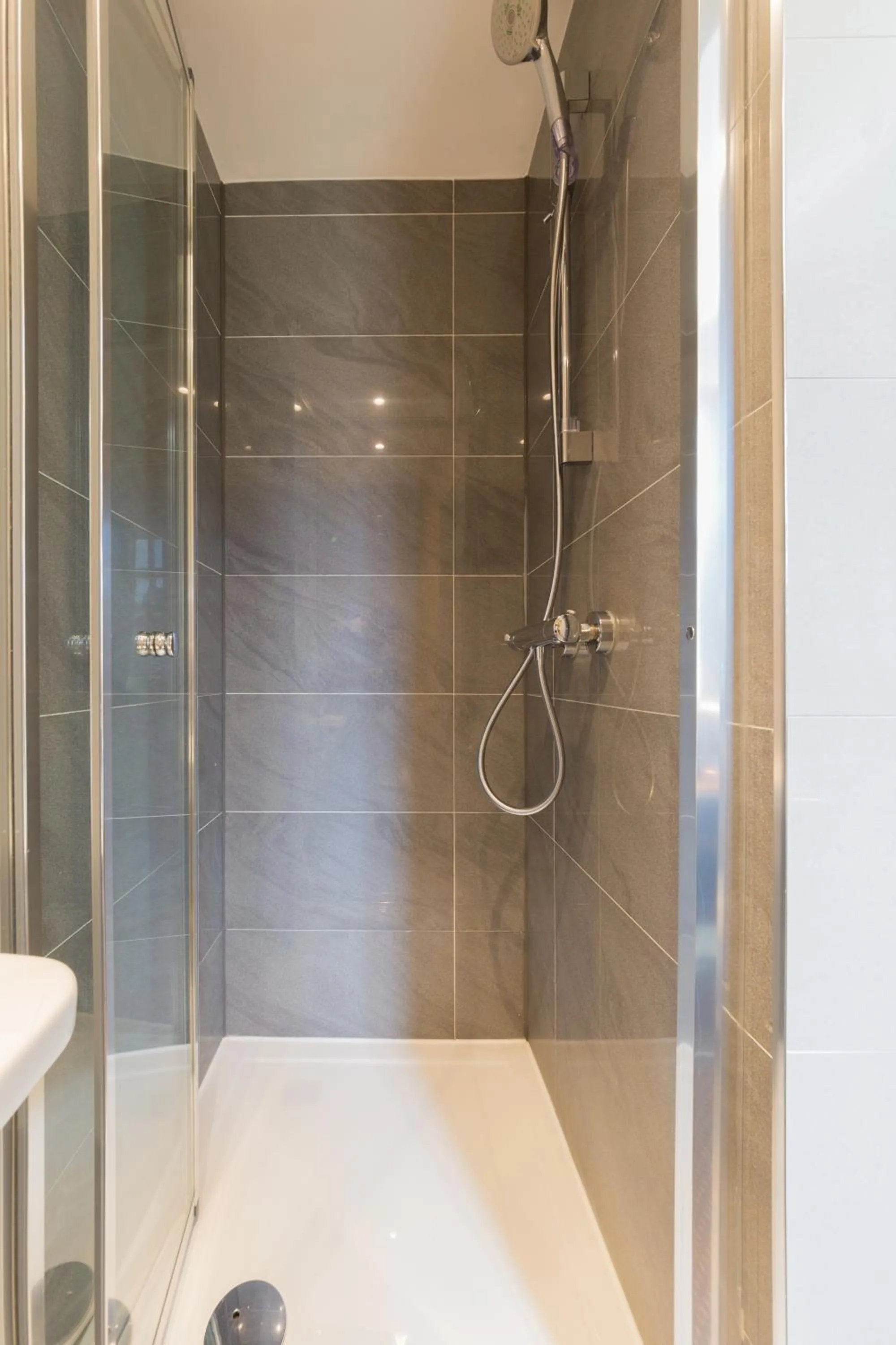 Bathroom in Chester Hotel