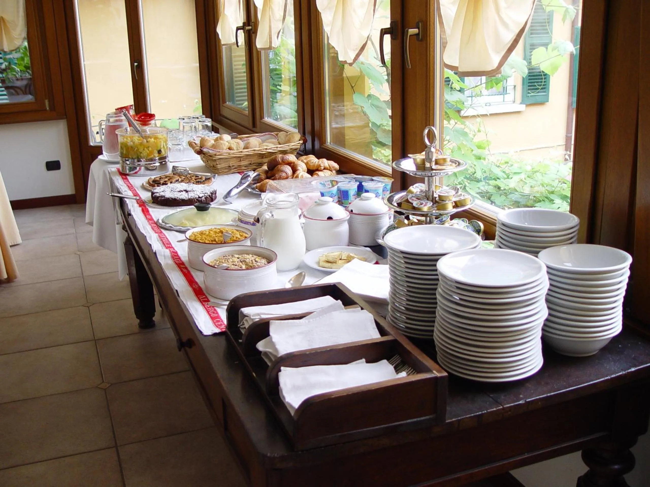 Communal lounge/ TV room in Hotel Centrale Bellagio