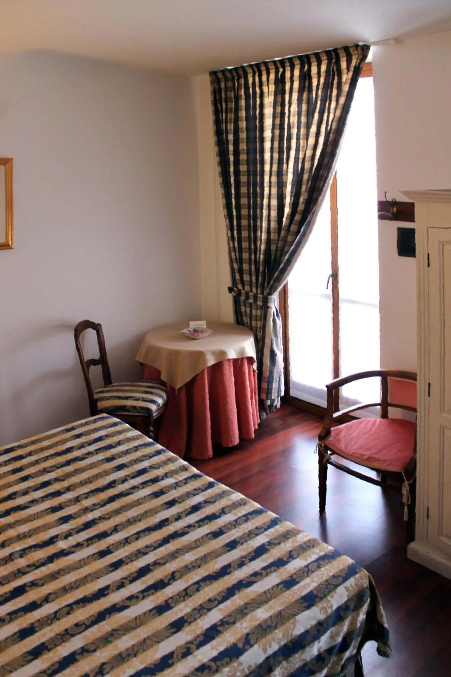 Photo of the whole room, Bed in Hotel Centrale Bellagio