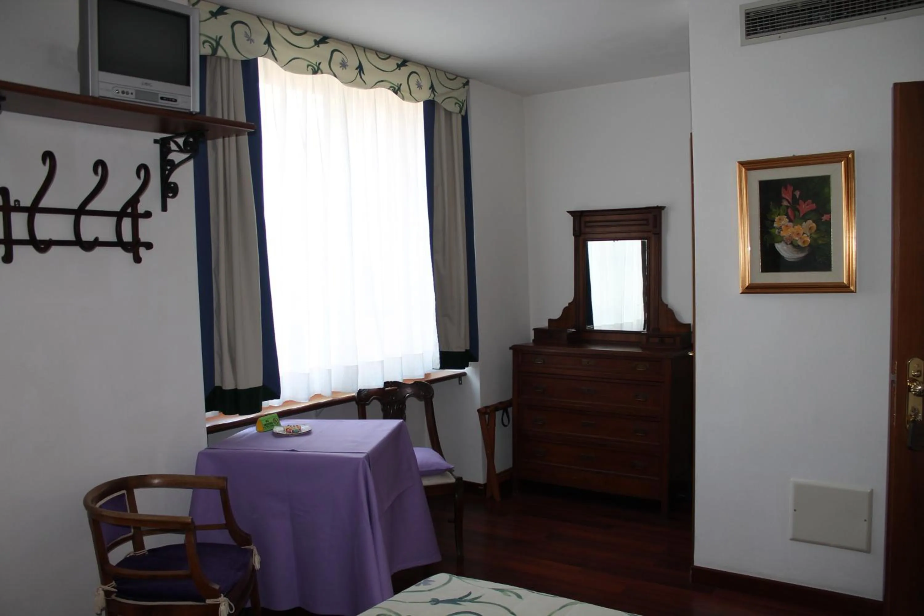 Decorative detail in Hotel Centrale Bellagio