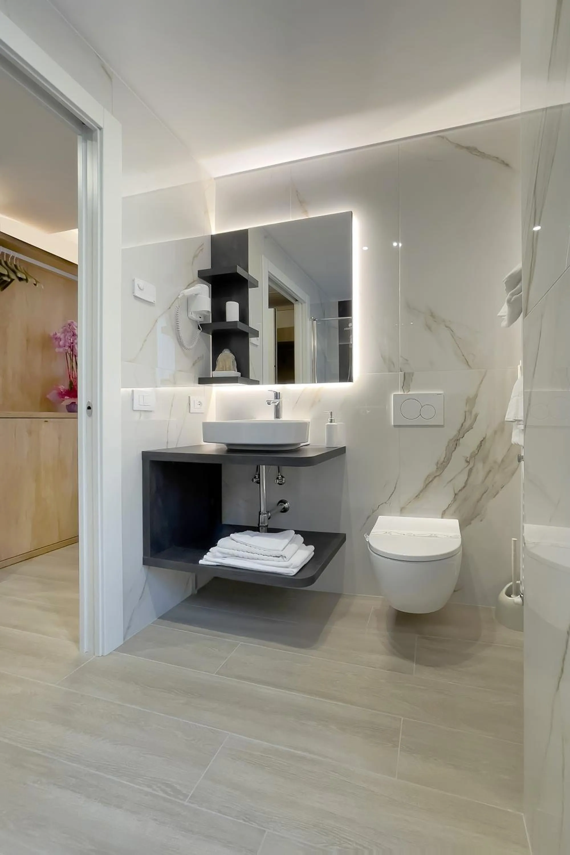 Bathroom in Hotel Orchidea