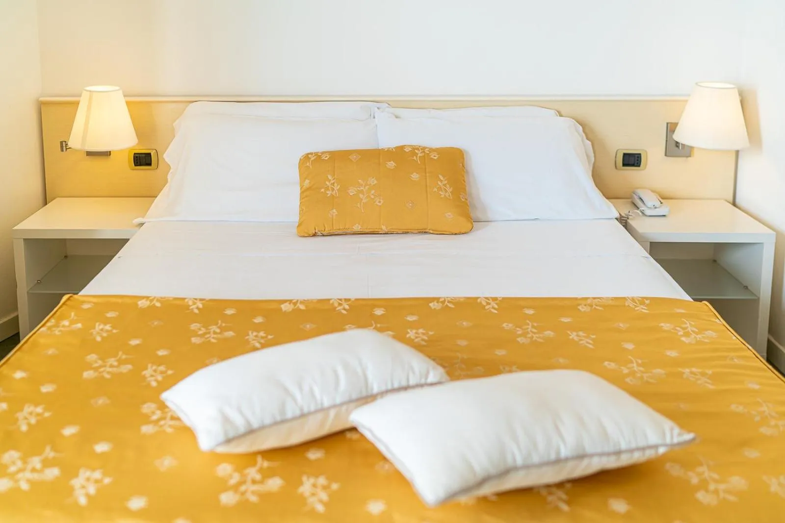 Bed in Hotel Karinzia