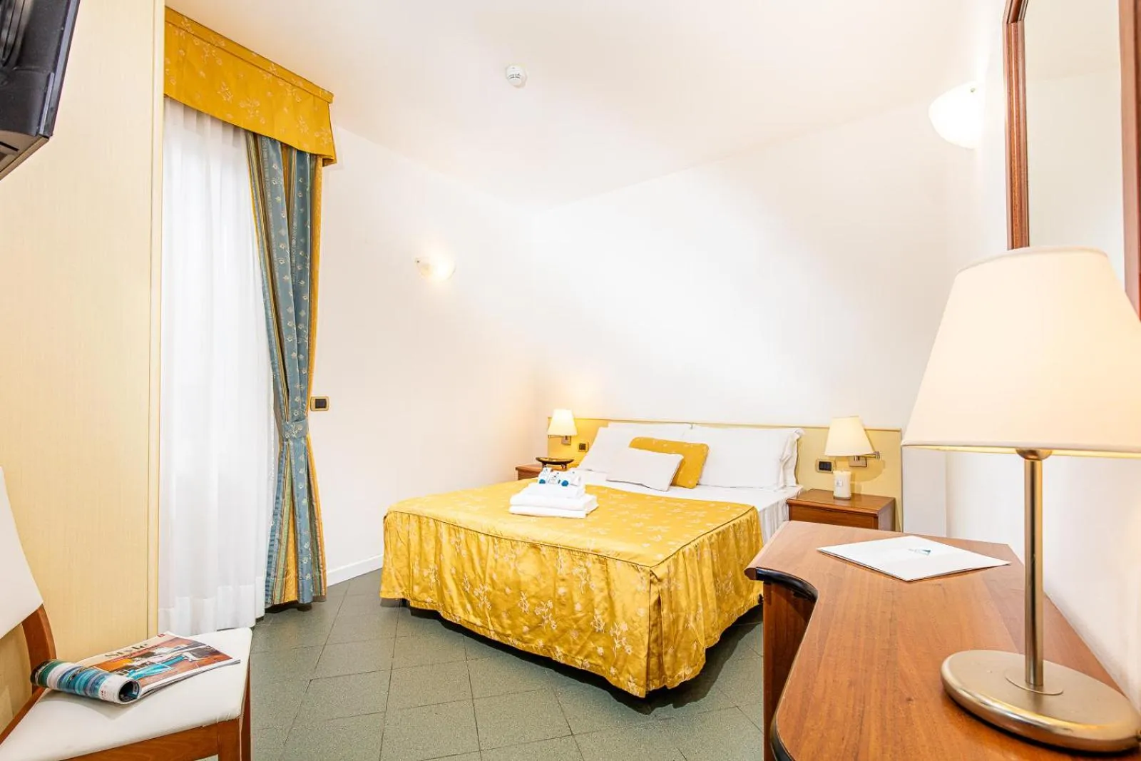 Bed in Hotel Karinzia