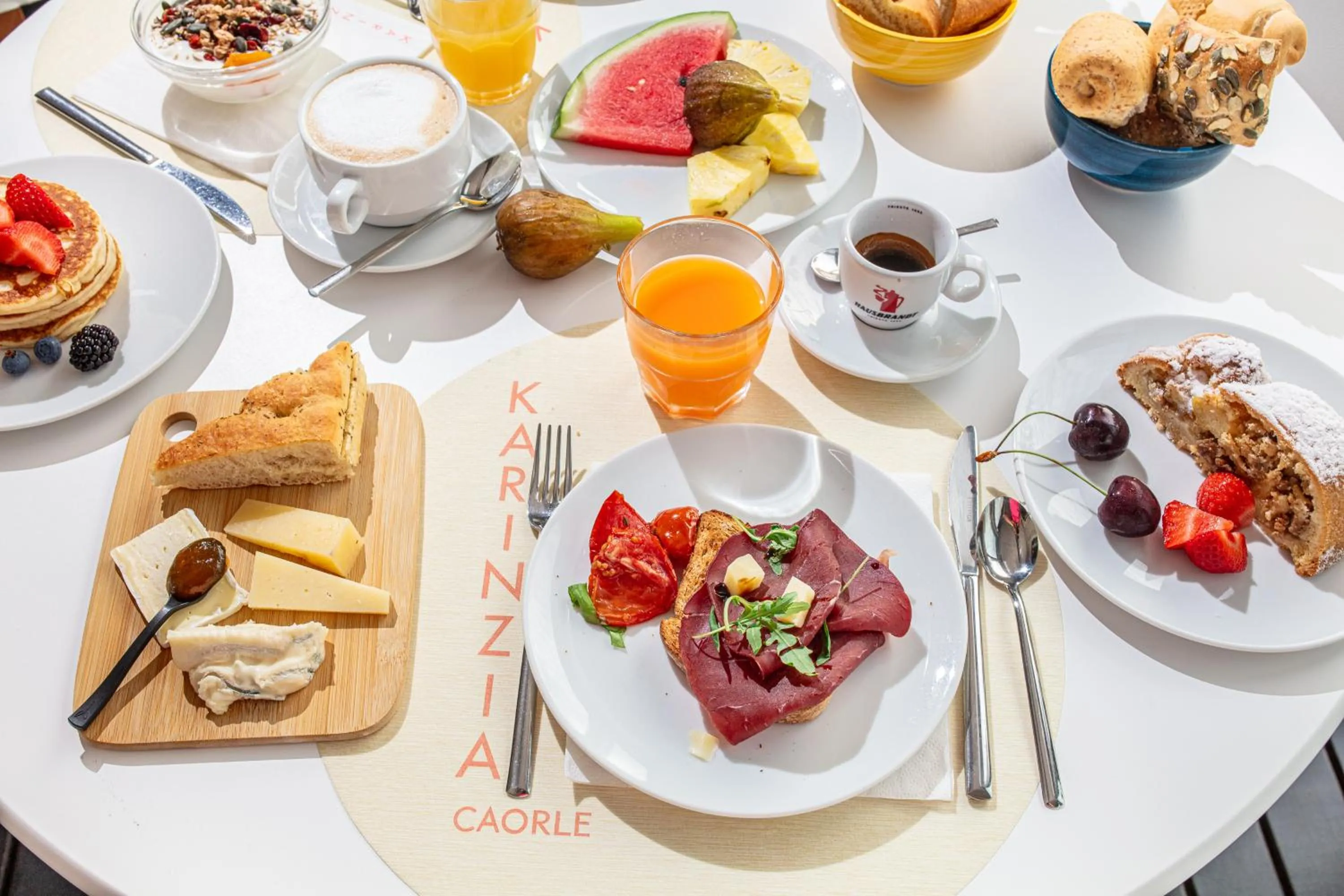 Breakfast in Hotel Karinzia