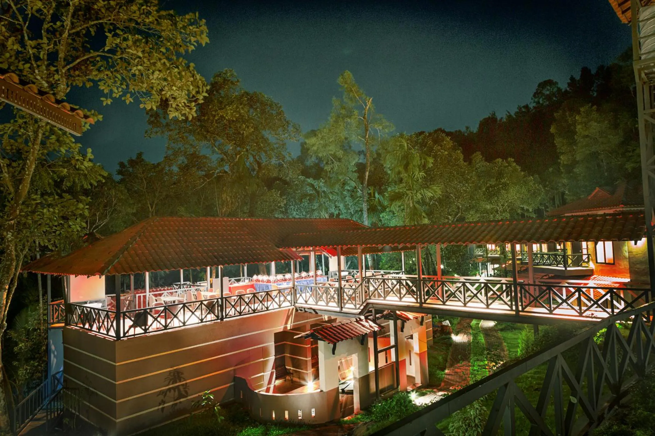 Food and drinks in The Serenity Resort