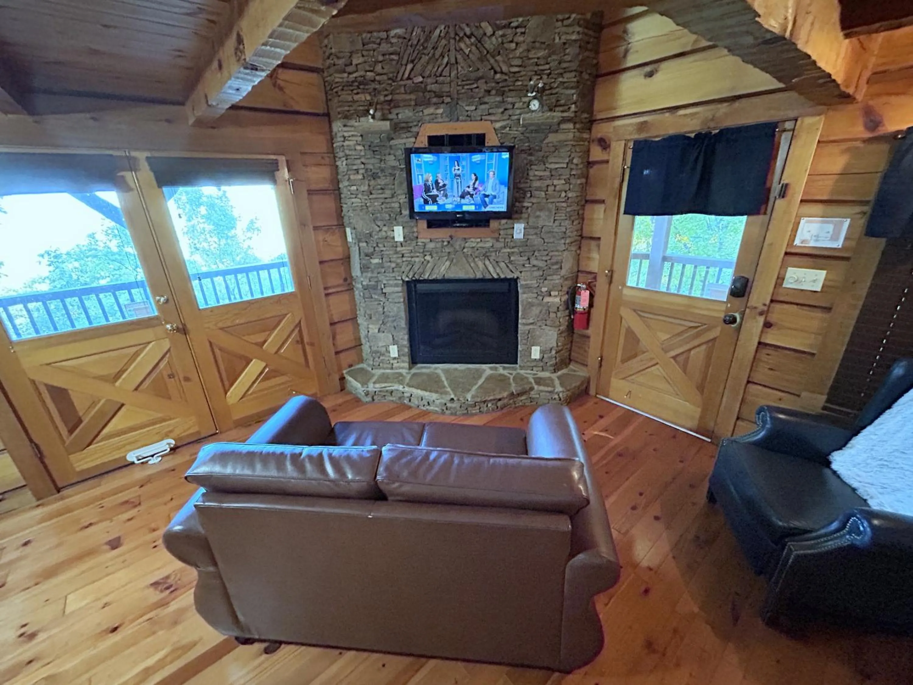 TV and multimedia in Love Shack