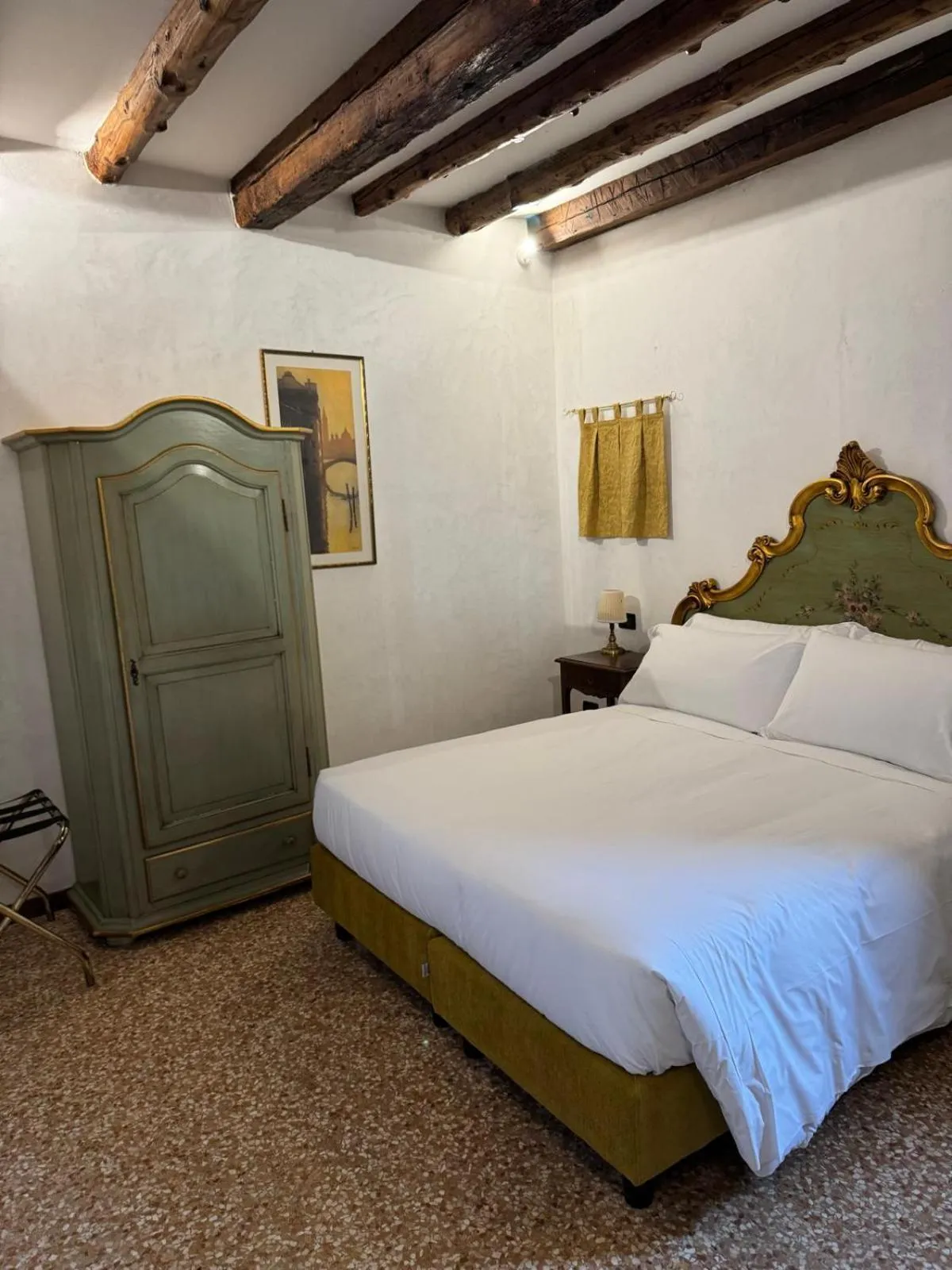 wardrobe, Bed in Hotel Guerrato