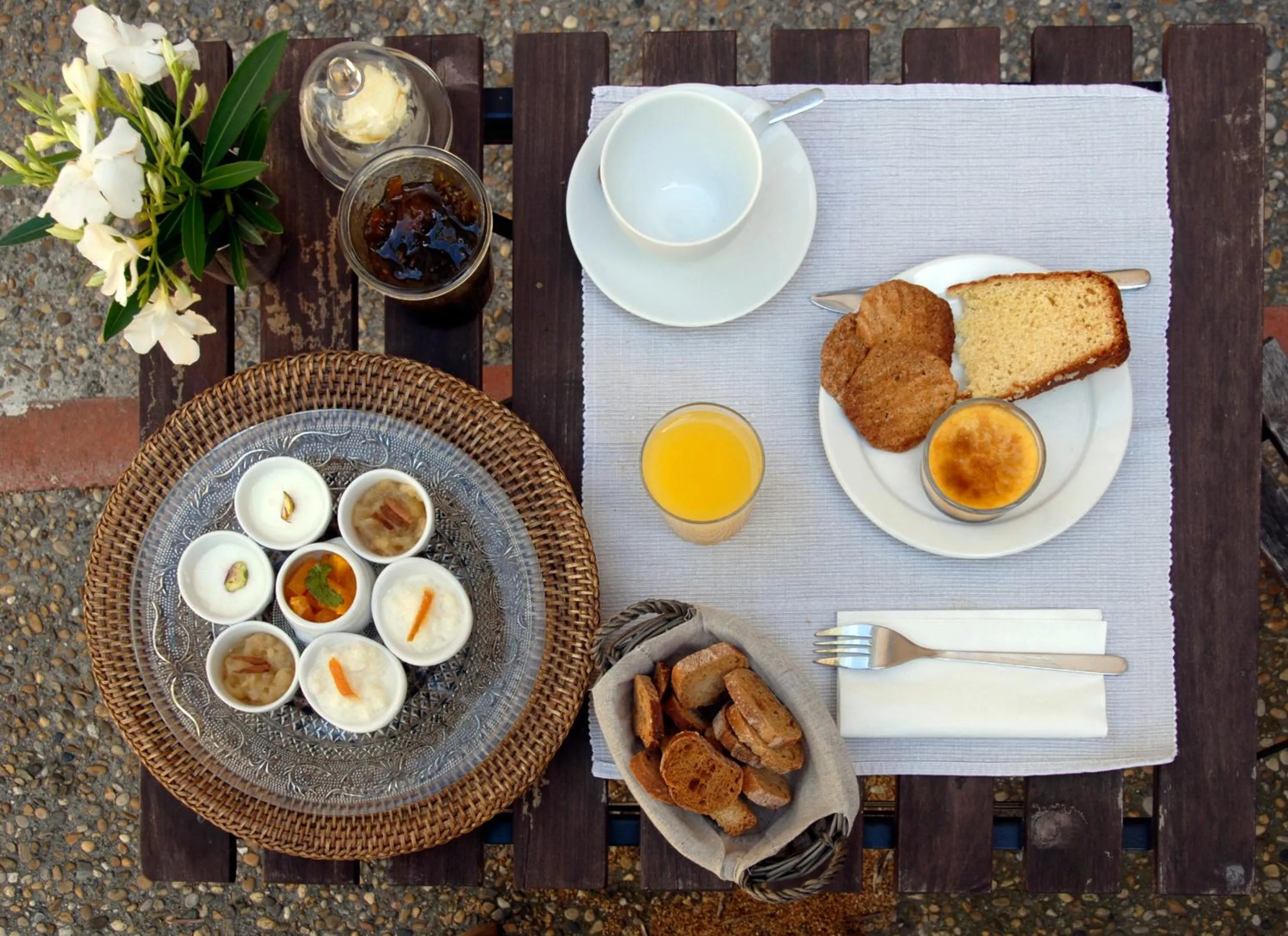 Restaurant/places to eat in La Maison Vieille Maison d'Hôtes & Gîtes