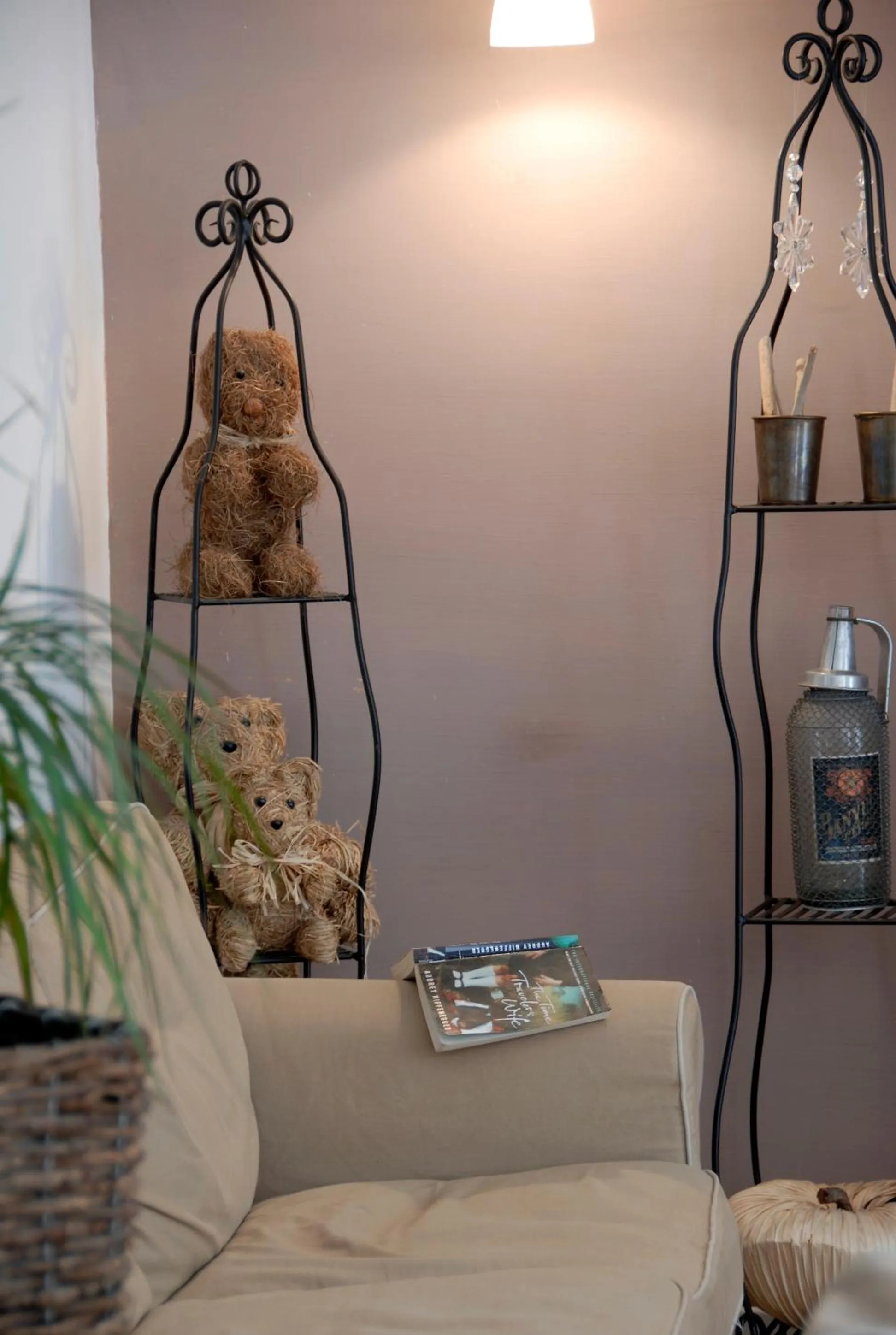 Decorative detail in La Maison Vieille Maison d'Hôtes & Gîtes