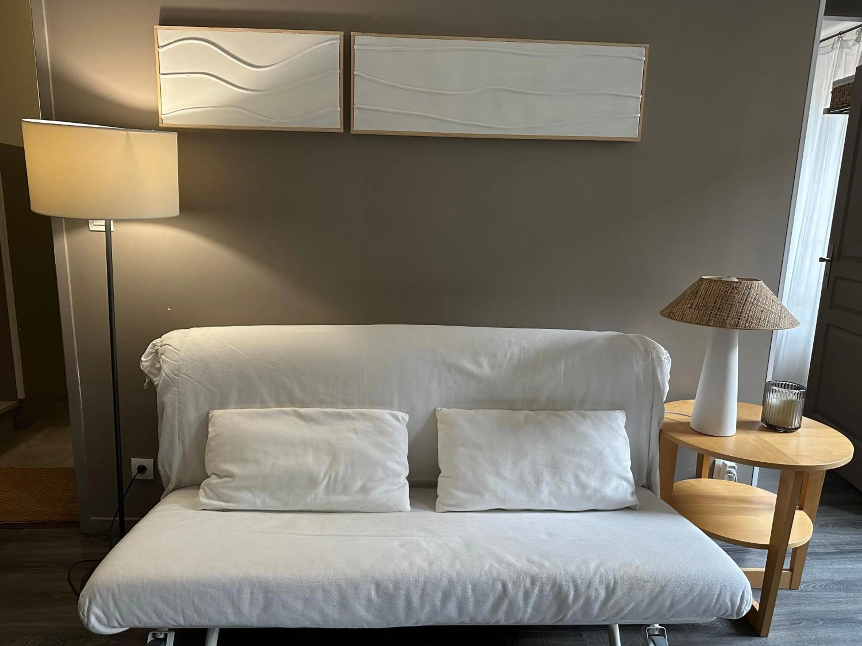 Decorative detail in La Maison Vieille Maison d'Hôtes & Gîtes