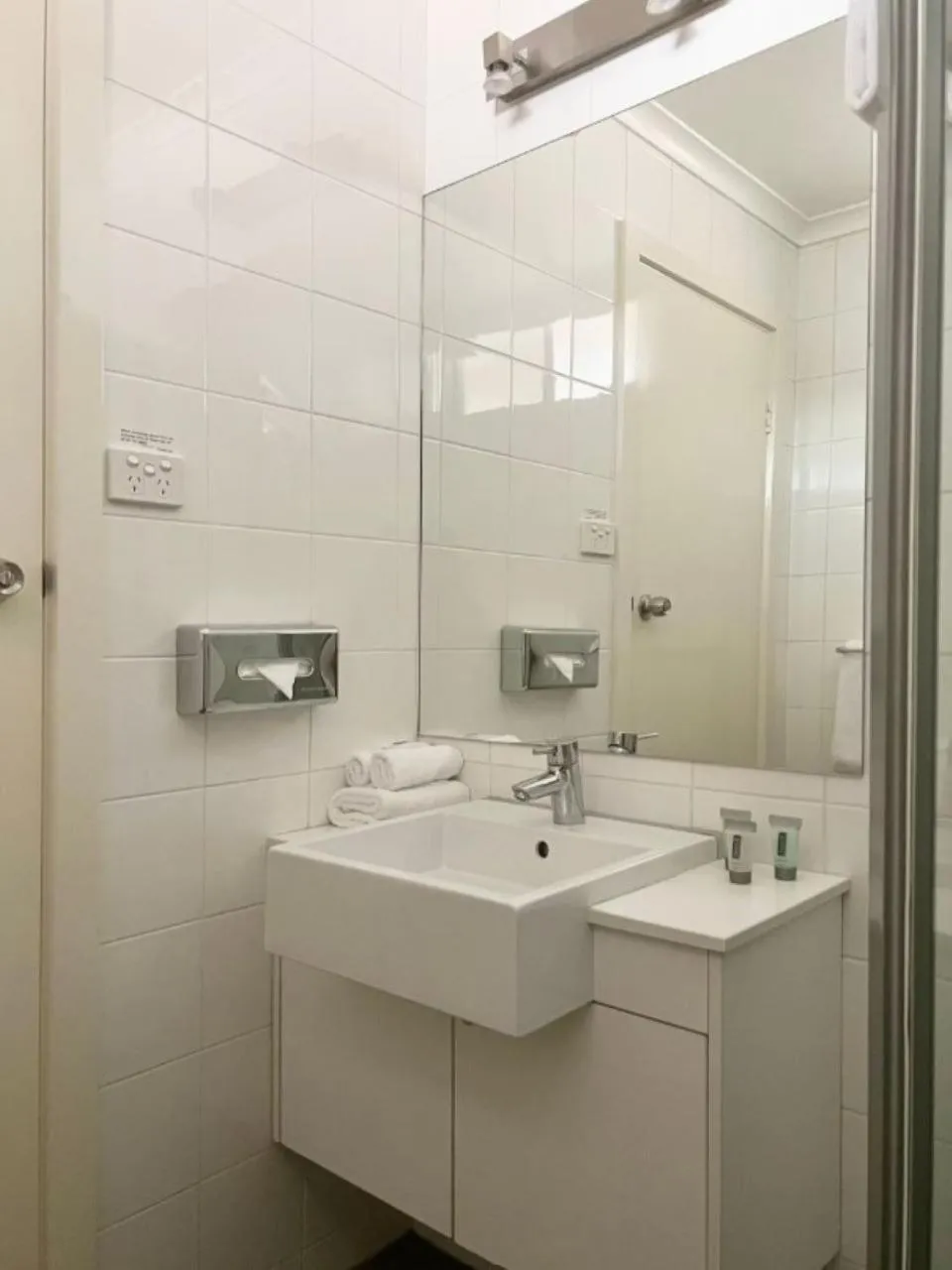 Bathroom in Stay at Alice Springs Hotel