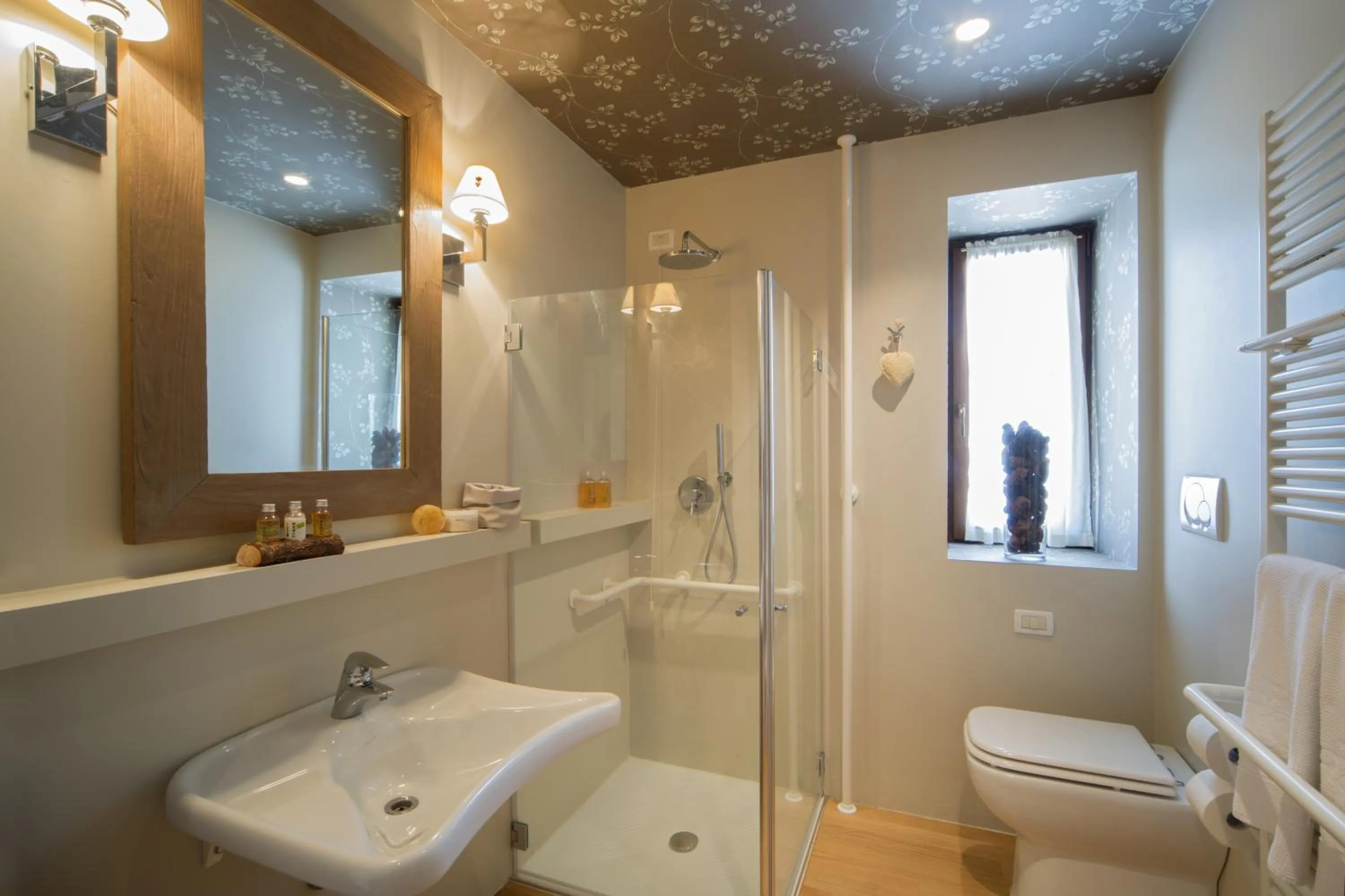 Toilet in Meltar Boutique Hotel Golf & SPA