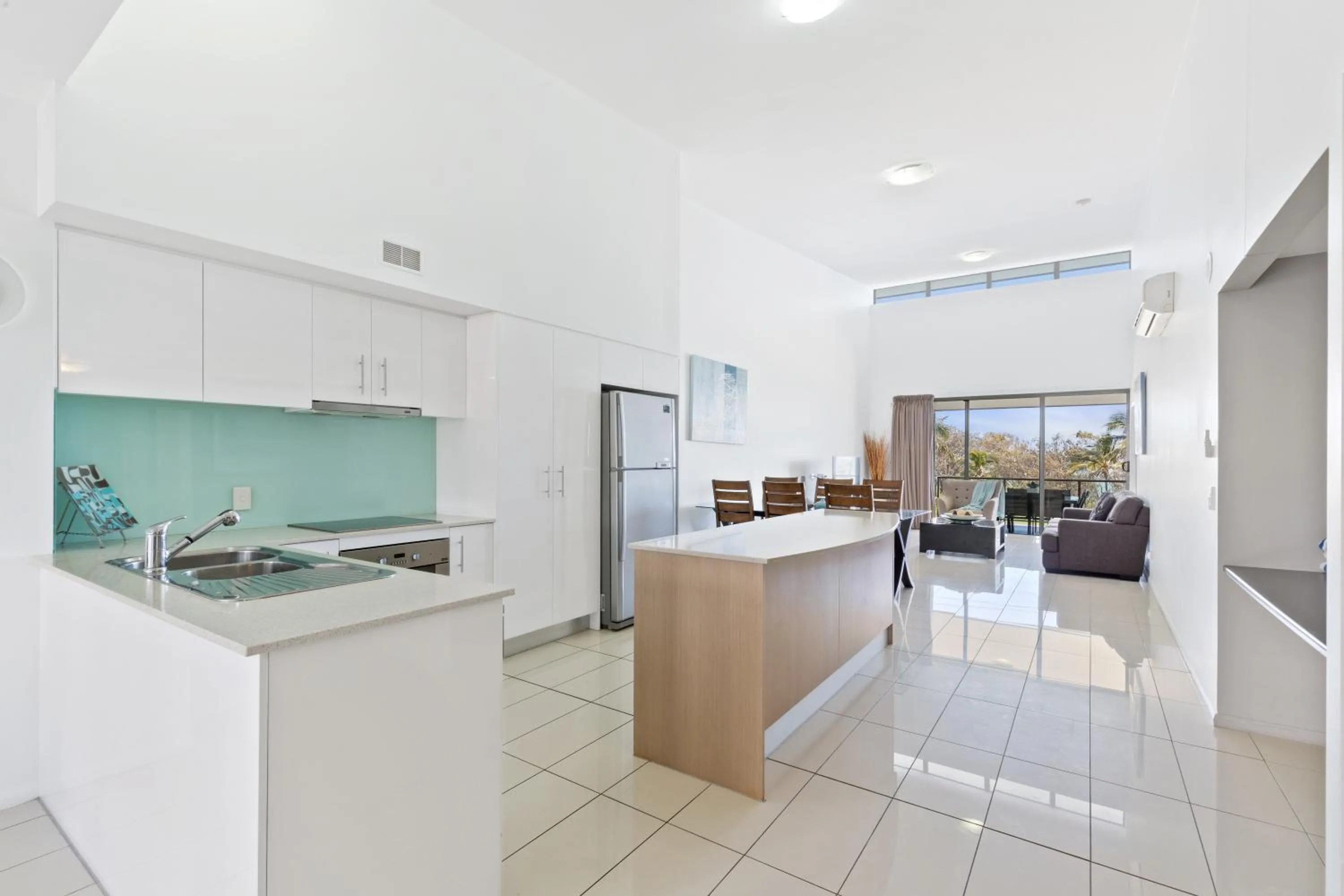 Kitchen or kitchenette in Beaches on Lammermoor Apartments