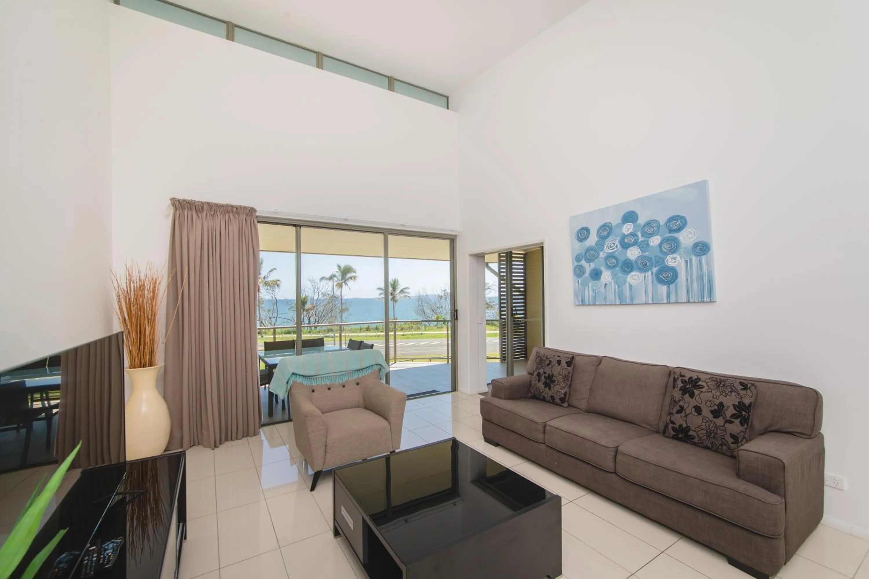 Living room in Beaches on Lammermoor Apartments