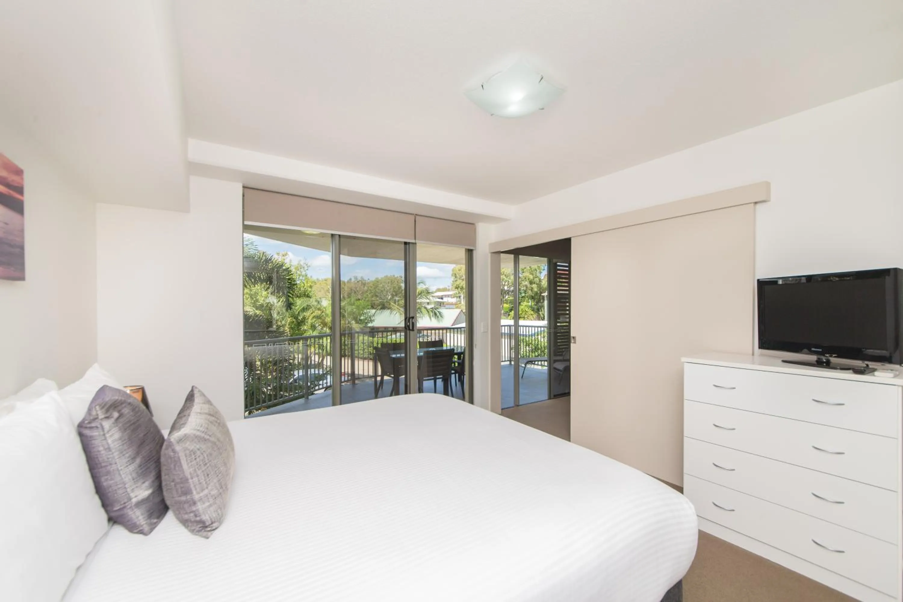 Bedroom, Bed in Beaches on Lammermoor Apartments