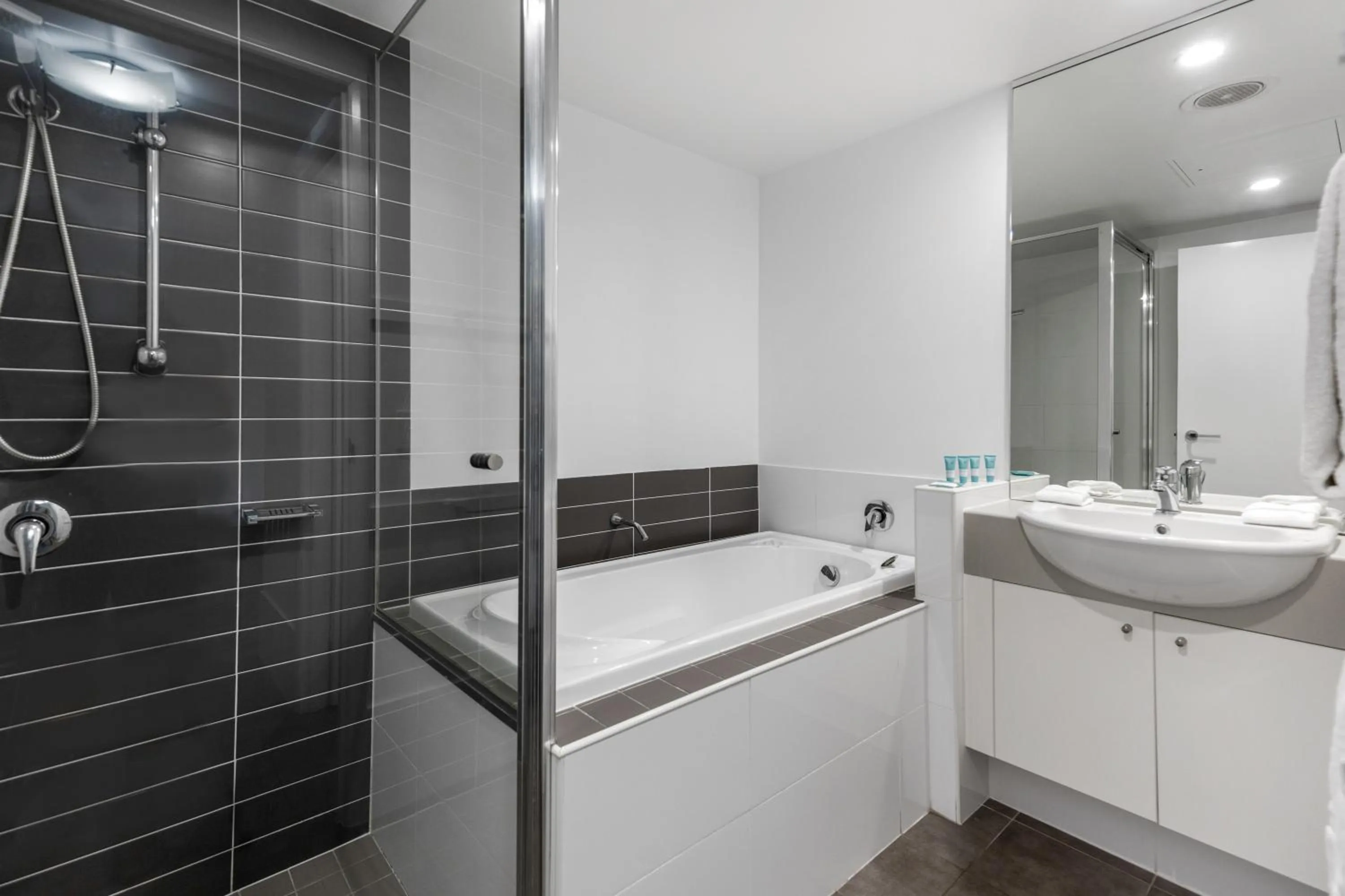 Shower in Beaches on Lammermoor Apartments