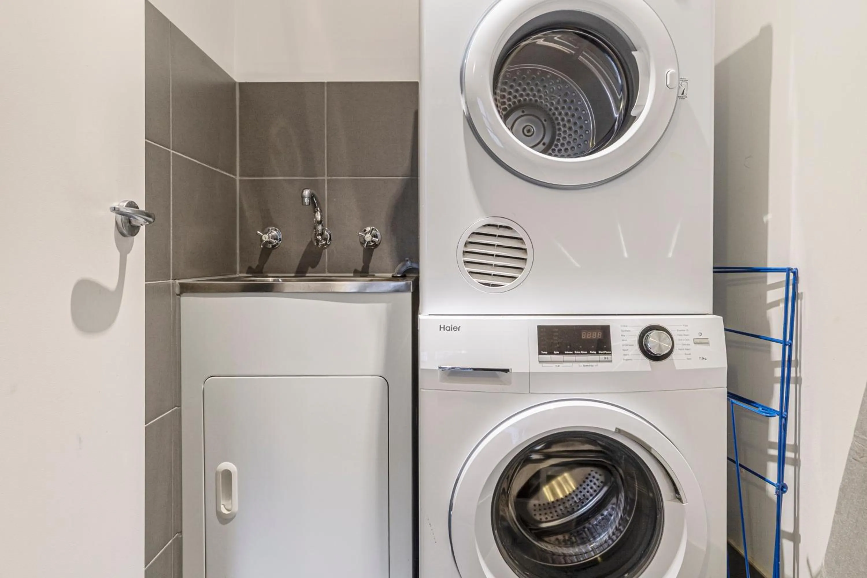 hair dryier in Punthill Apartment Hotel - Manhattan