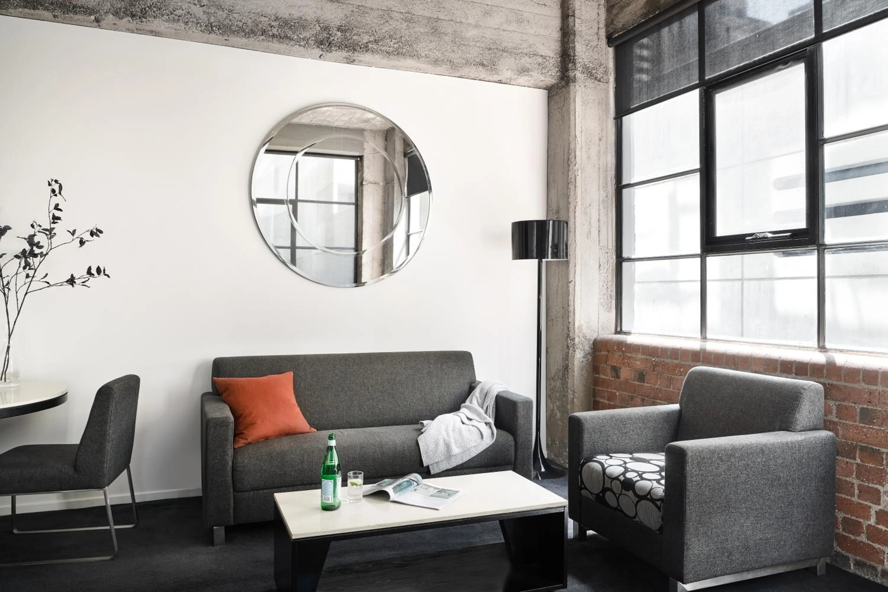 Living room in Punthill Apartment Hotel - Manhattan