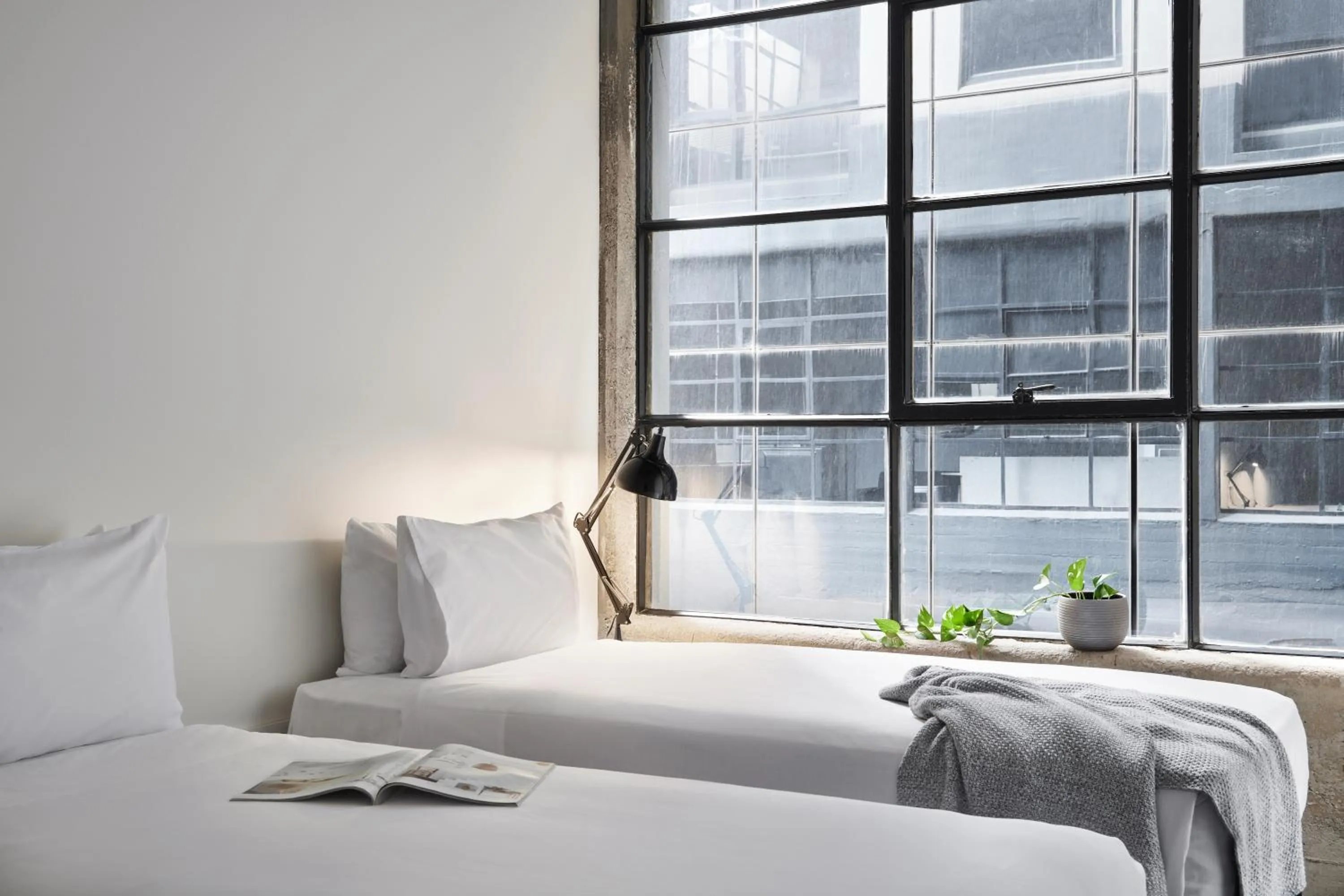 Bedroom, Bed in Punthill Apartment Hotel - Manhattan