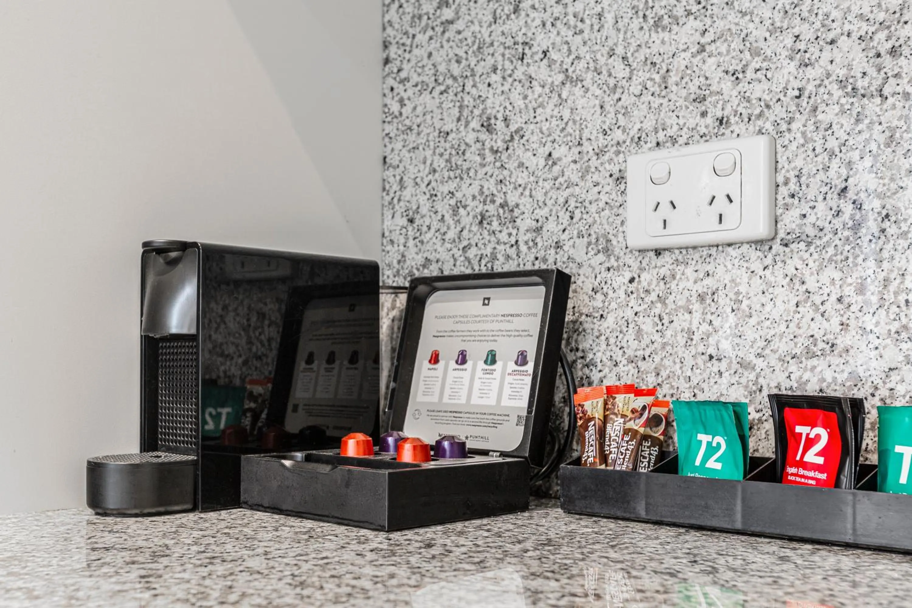 Coffee/tea facilities in Punthill Apartment Hotel - Manhattan