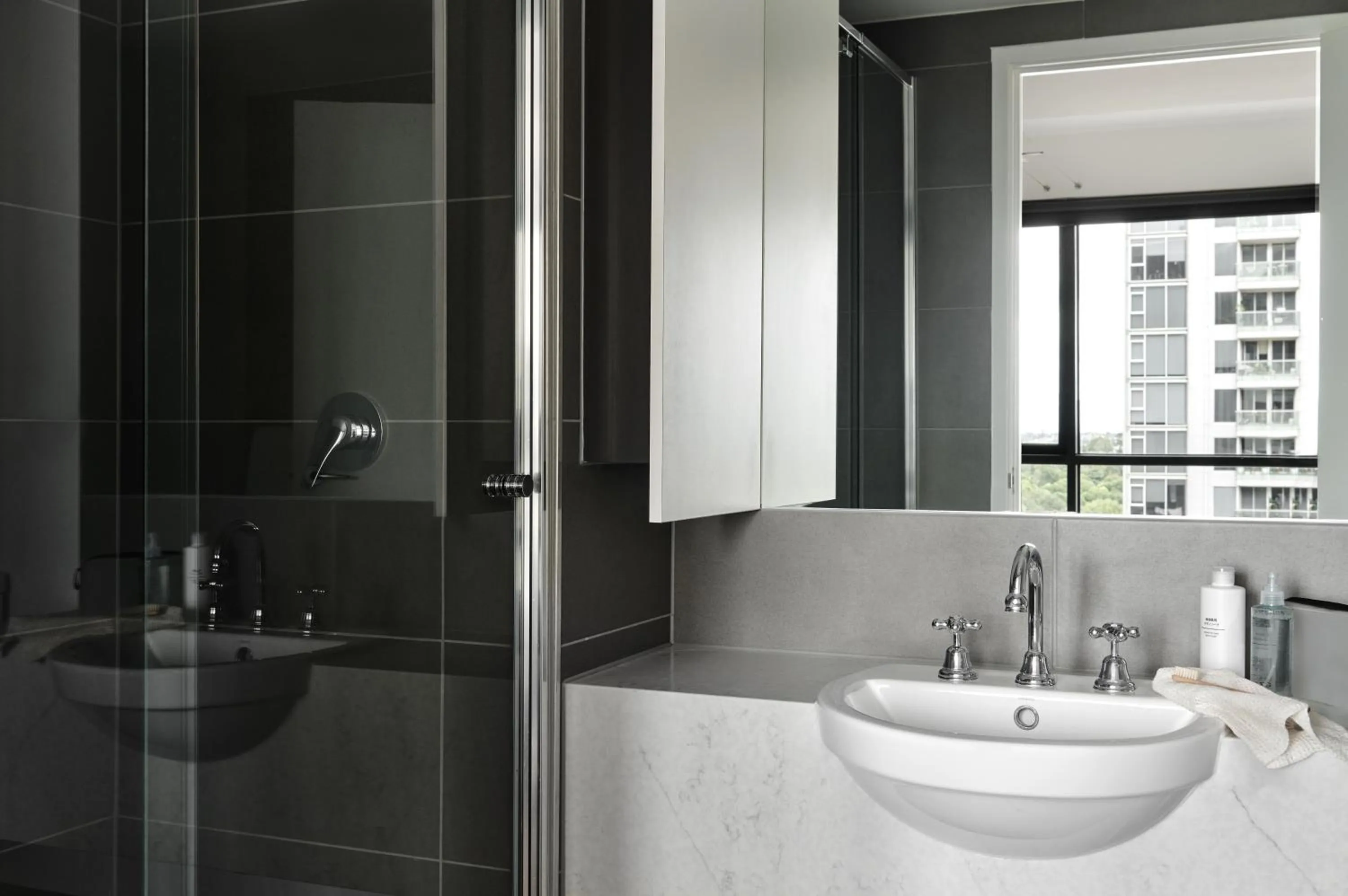 Bathroom in Punthill Apartment Hotel - Manhattan