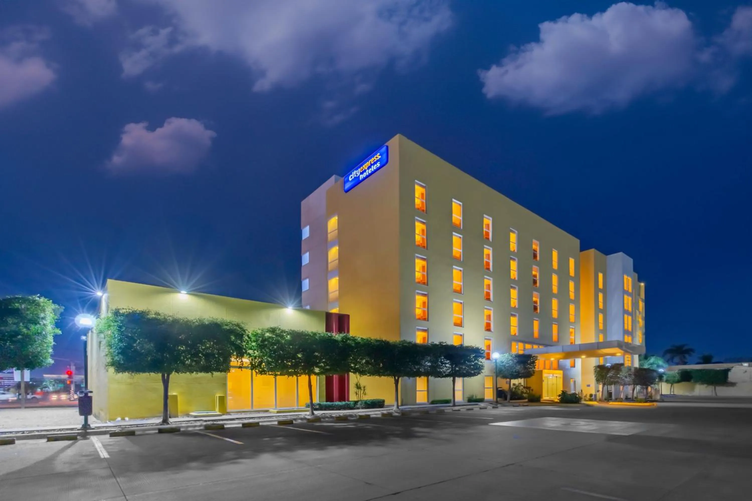 Property building in City Express by Marriott Ciudad Obregon