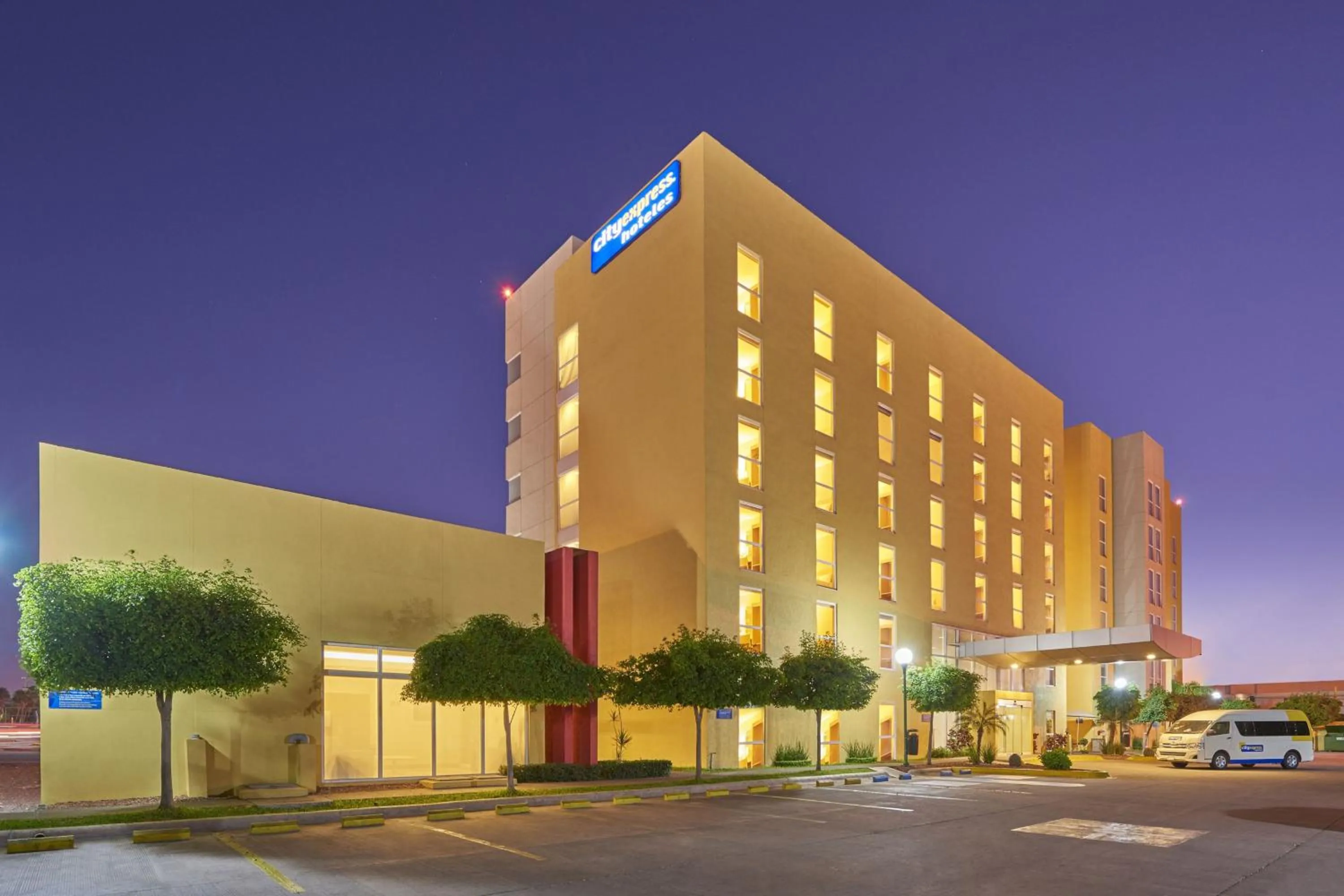 Property building in City Express by Marriott Ciudad Obregon
