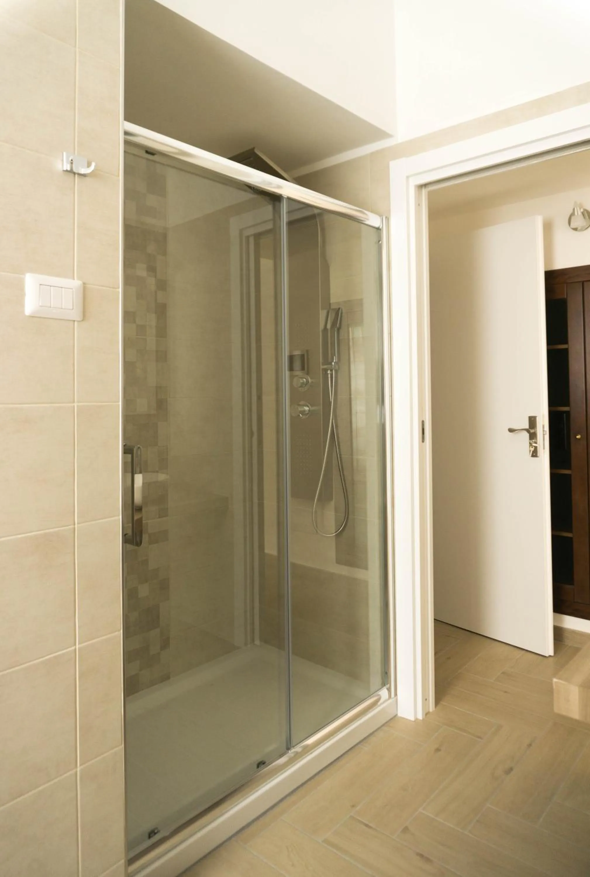 Shower in Le Stanze della Regina