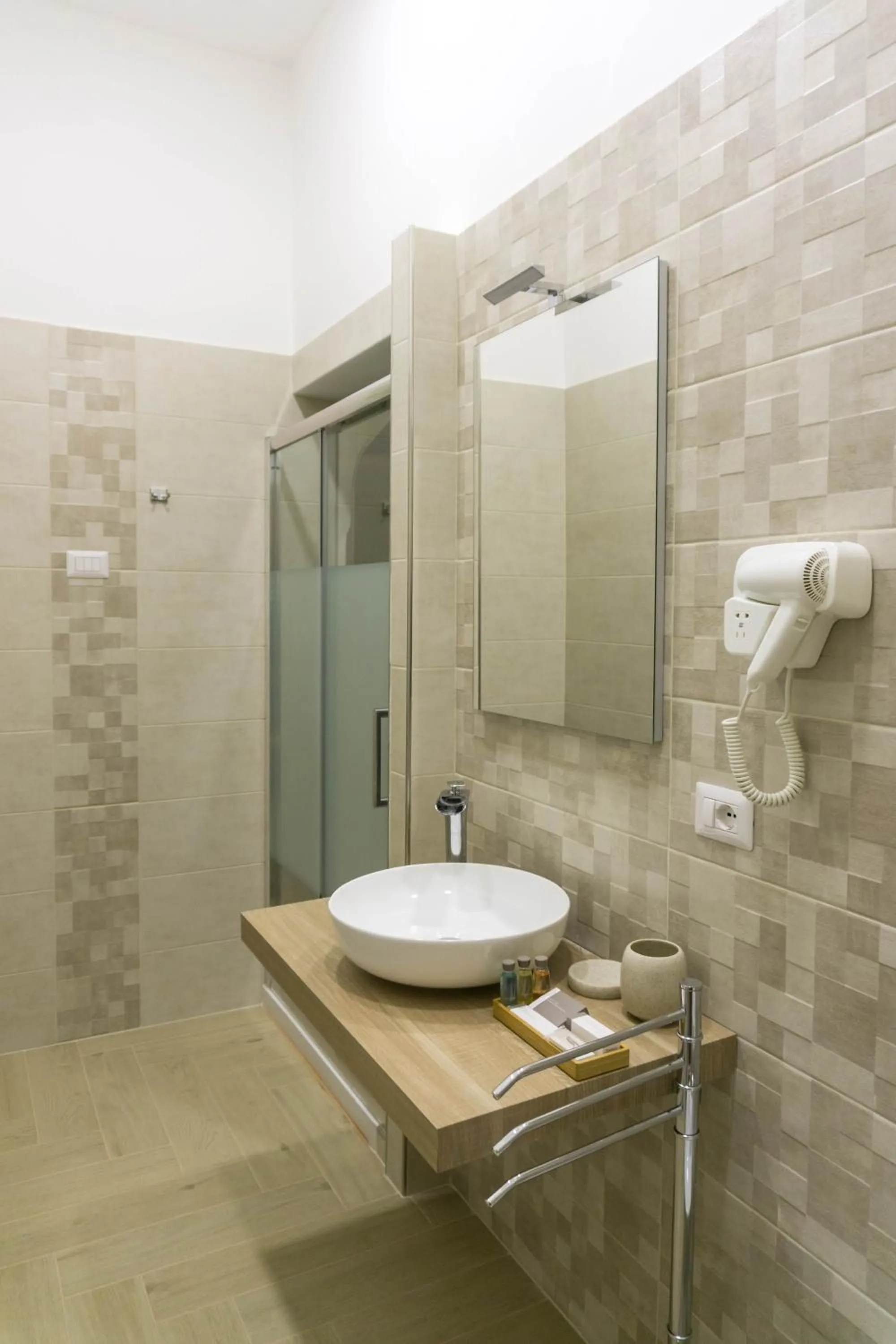 Shower in Le Stanze della Regina