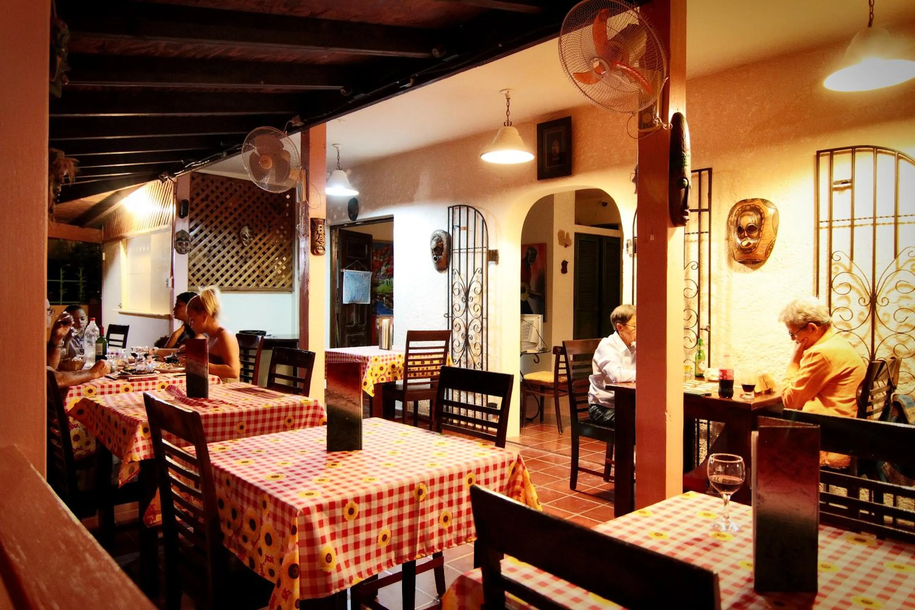 Restaurant/places to eat in Aparta-Hotel Villa Baya