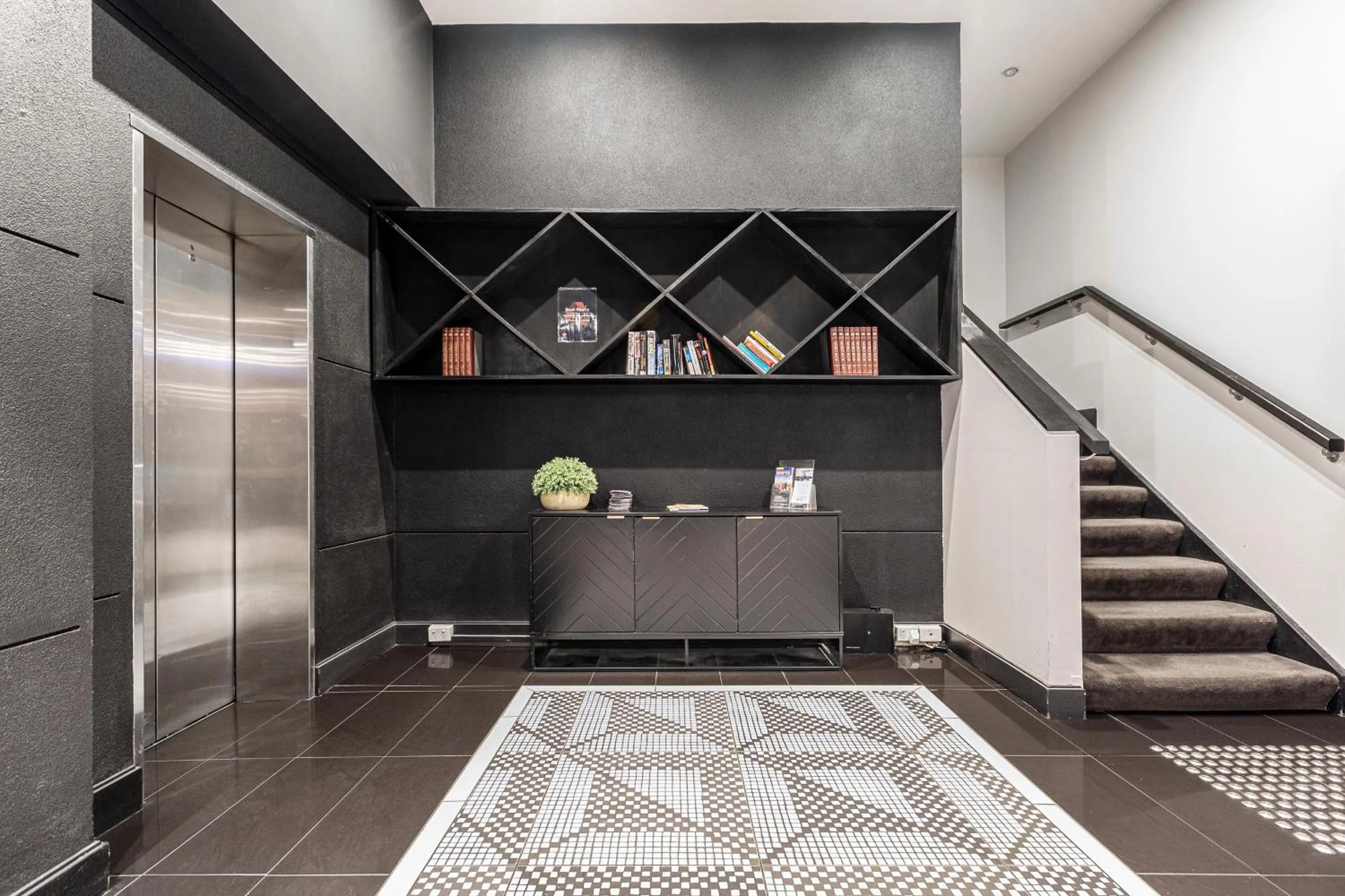 Lobby or reception in Punthill Apartment Hotel - Flinders Lane