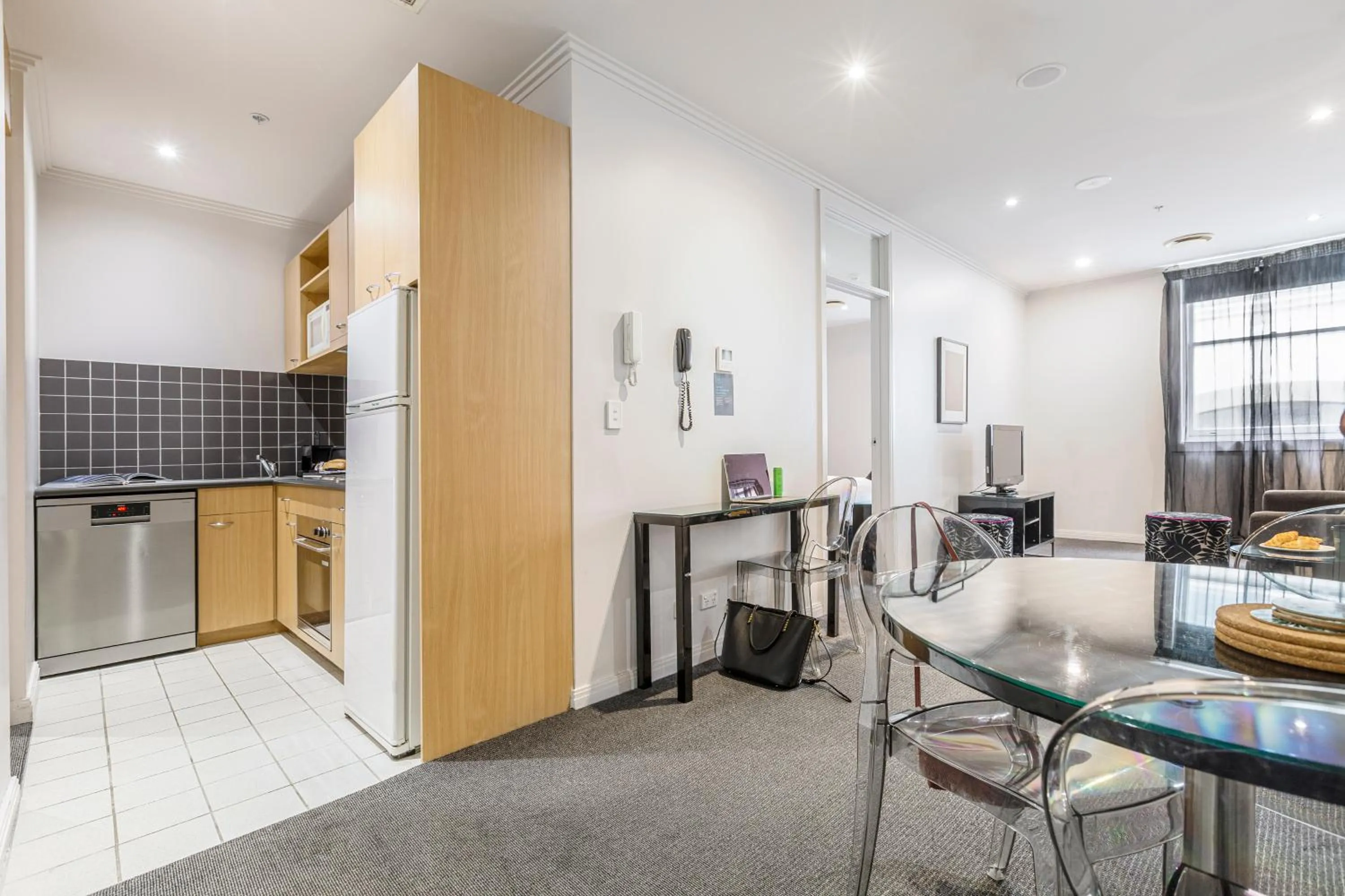 Dining area in Punthill Apartment Hotel - Flinders Lane