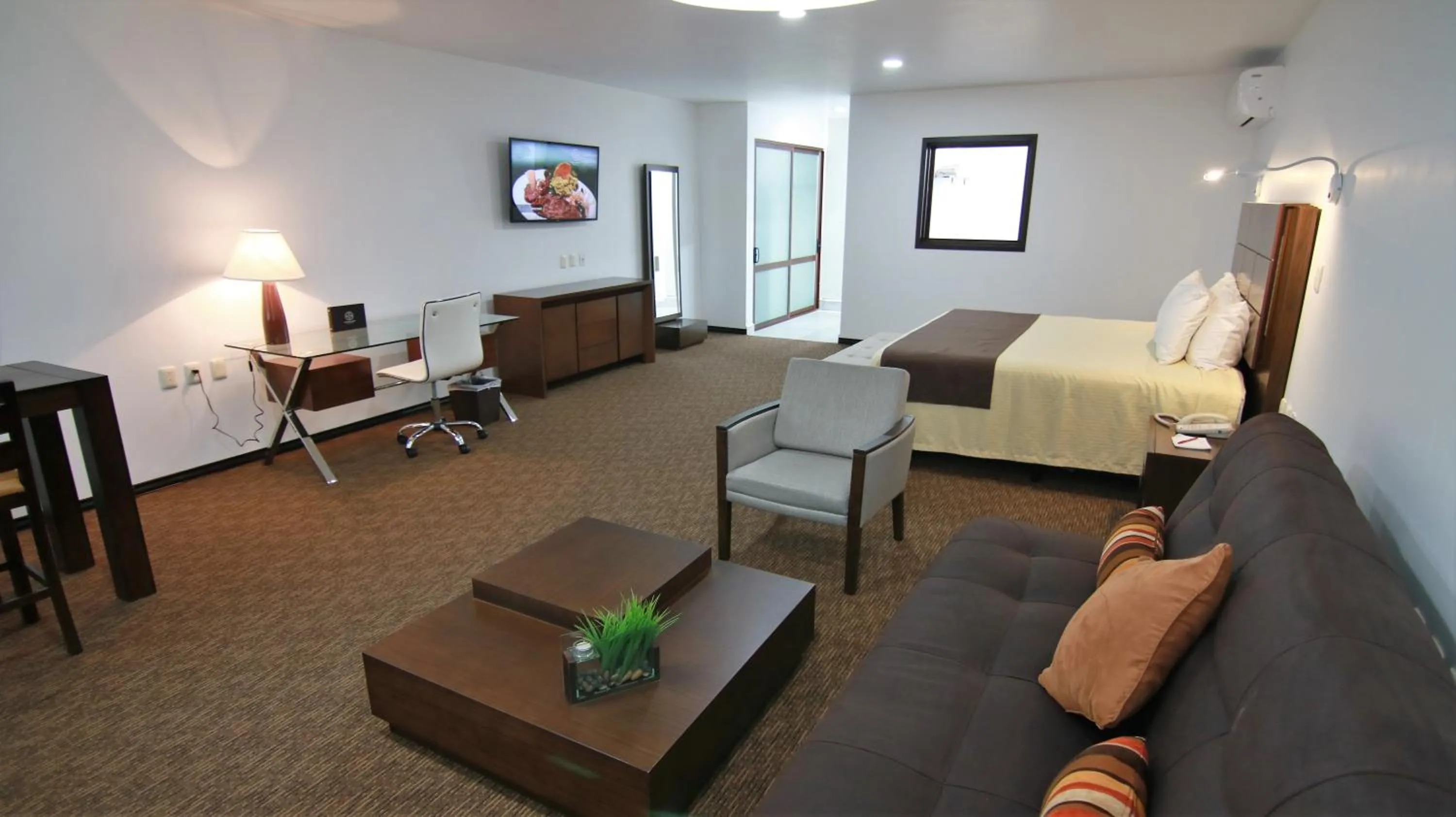 Photo of the whole room in Hotel Fray Junipero Serra