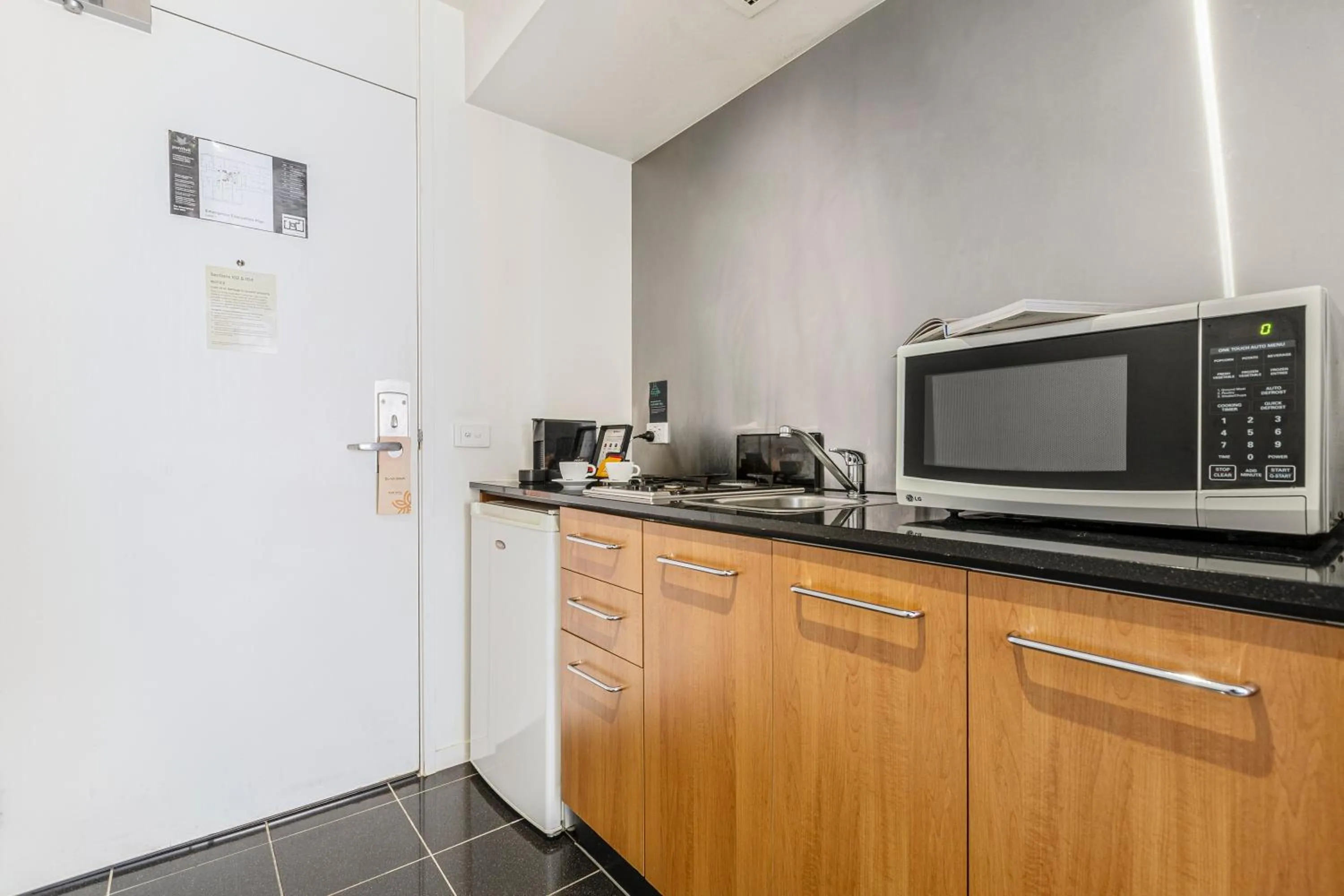 Coffee/tea facilities in Punthill Apartment Hotel - Little Bourke