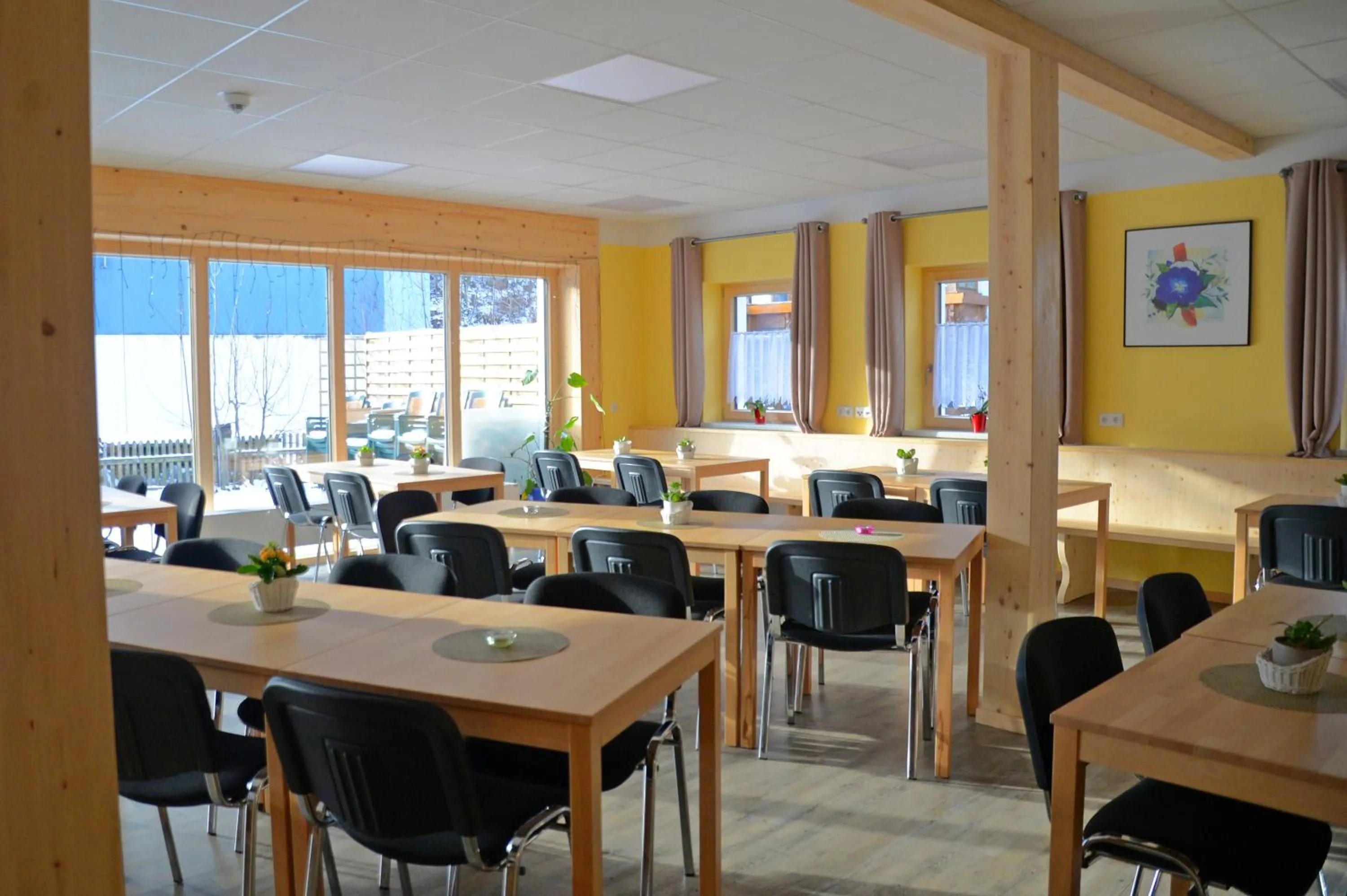 Communal lounge/ TV room in Rote Villa Füssen