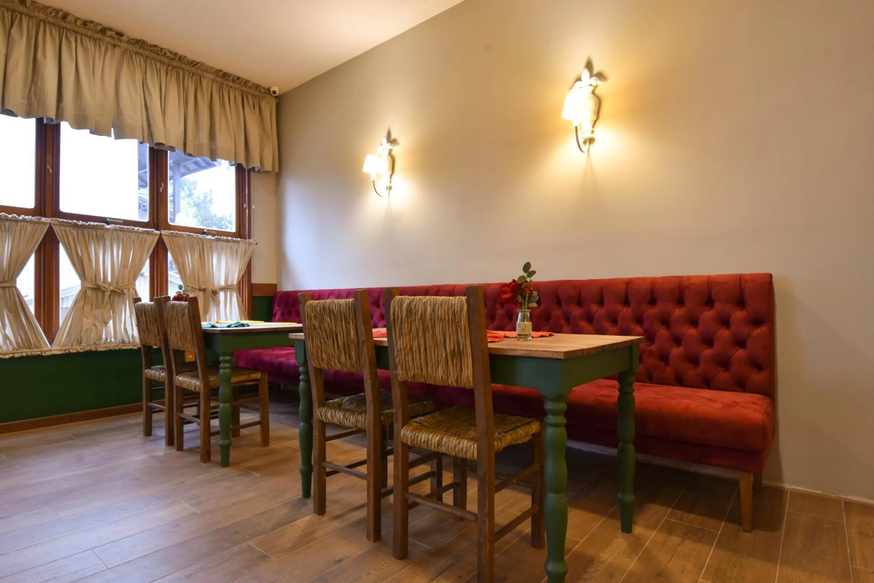 Restaurant/places to eat in Hotel Bertoluci