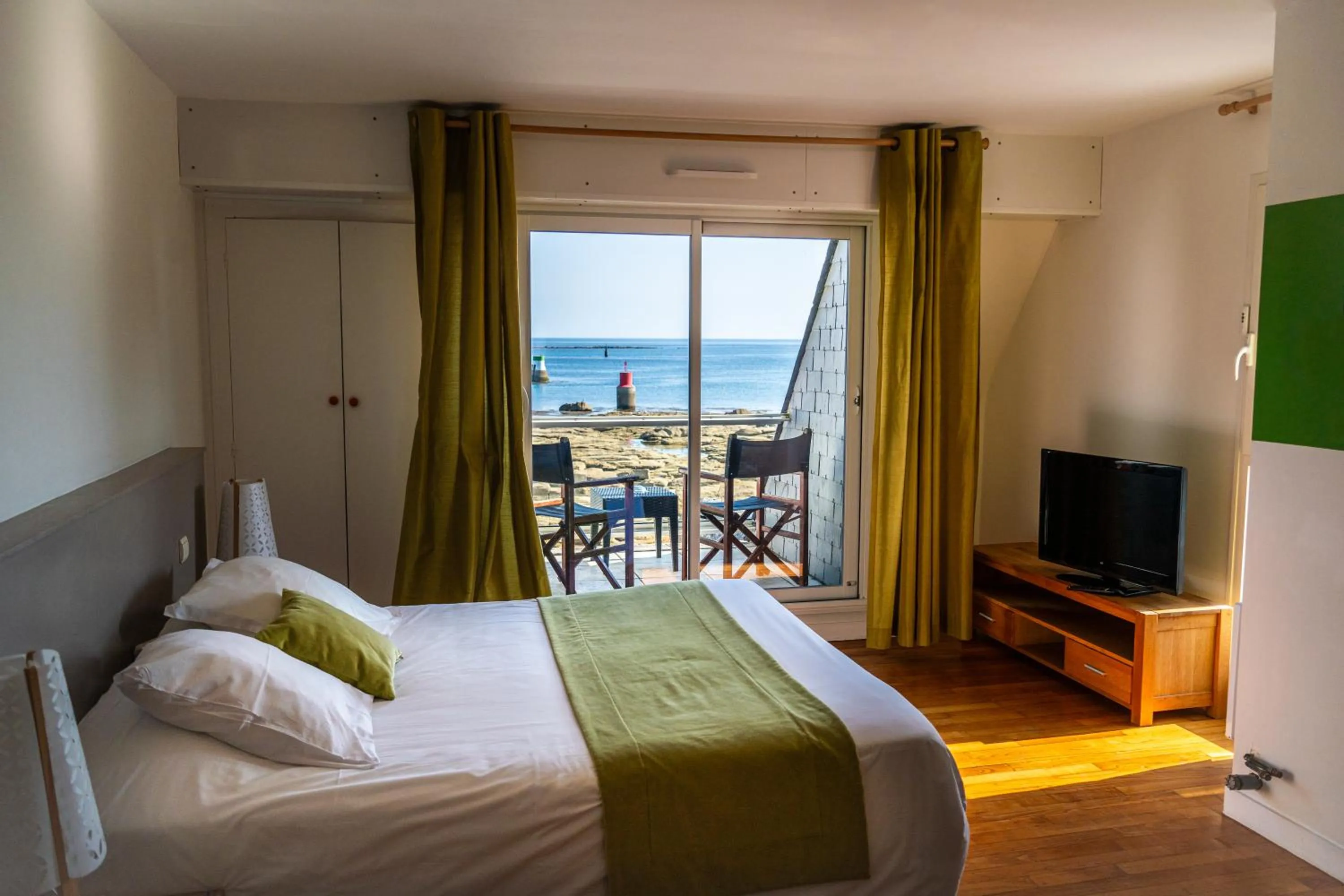 Bed in Le Poisson d'Avril