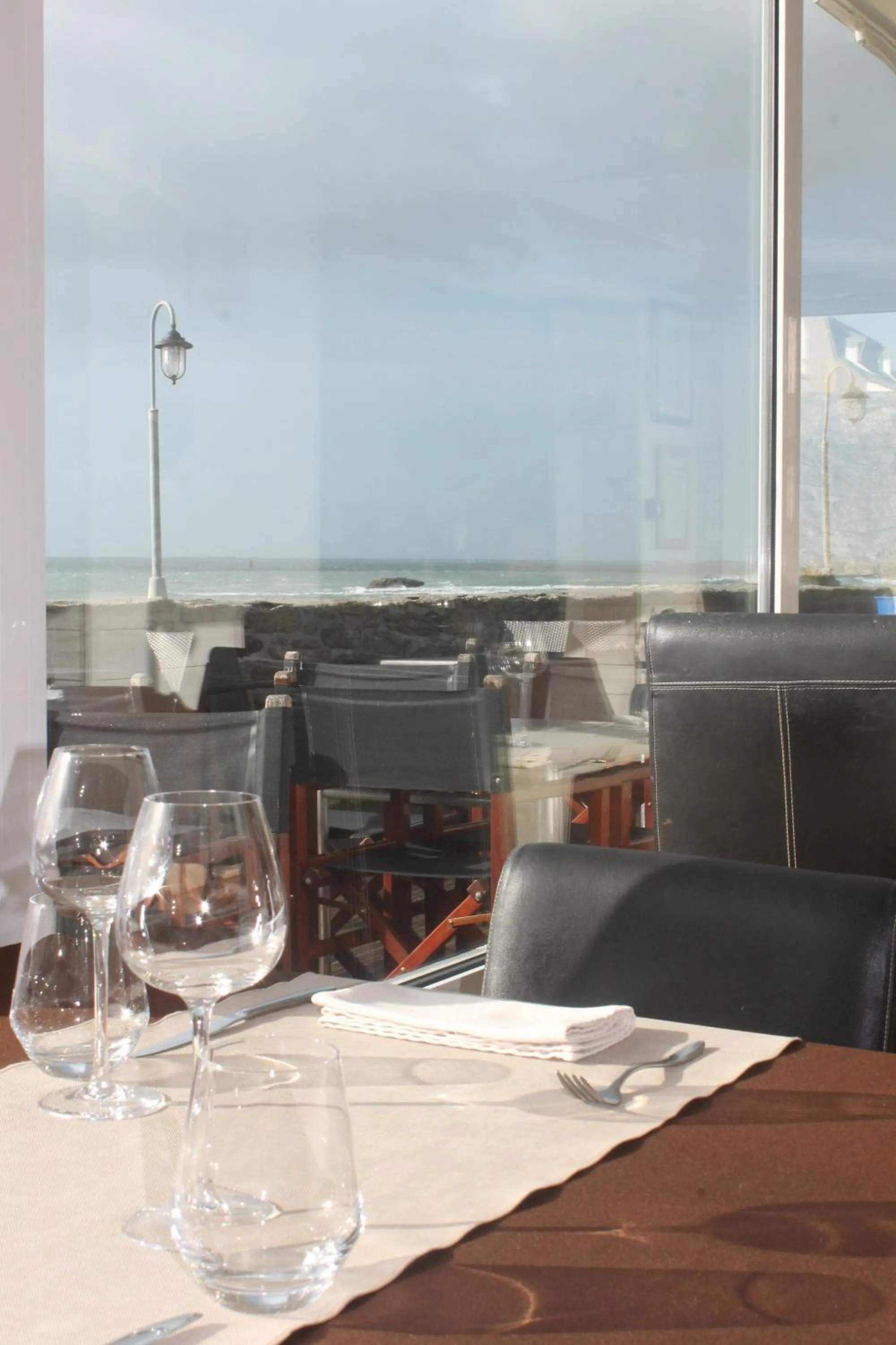 Restaurant/places to eat in Le Poisson d'Avril