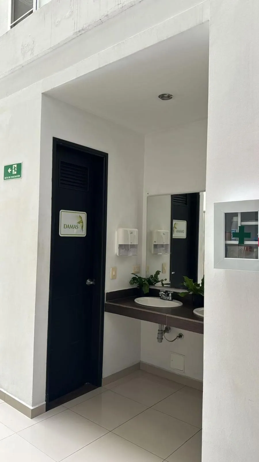 Public Bath in hgo hotel