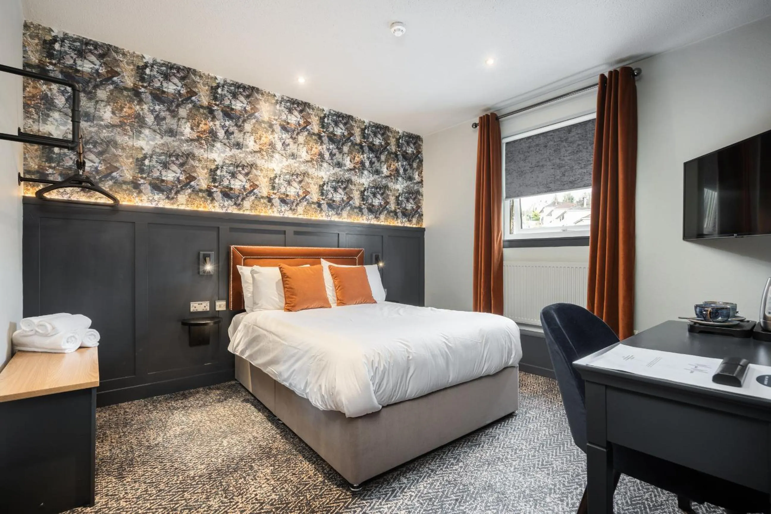 View (from property/room), Bed in The Coachman Hotel