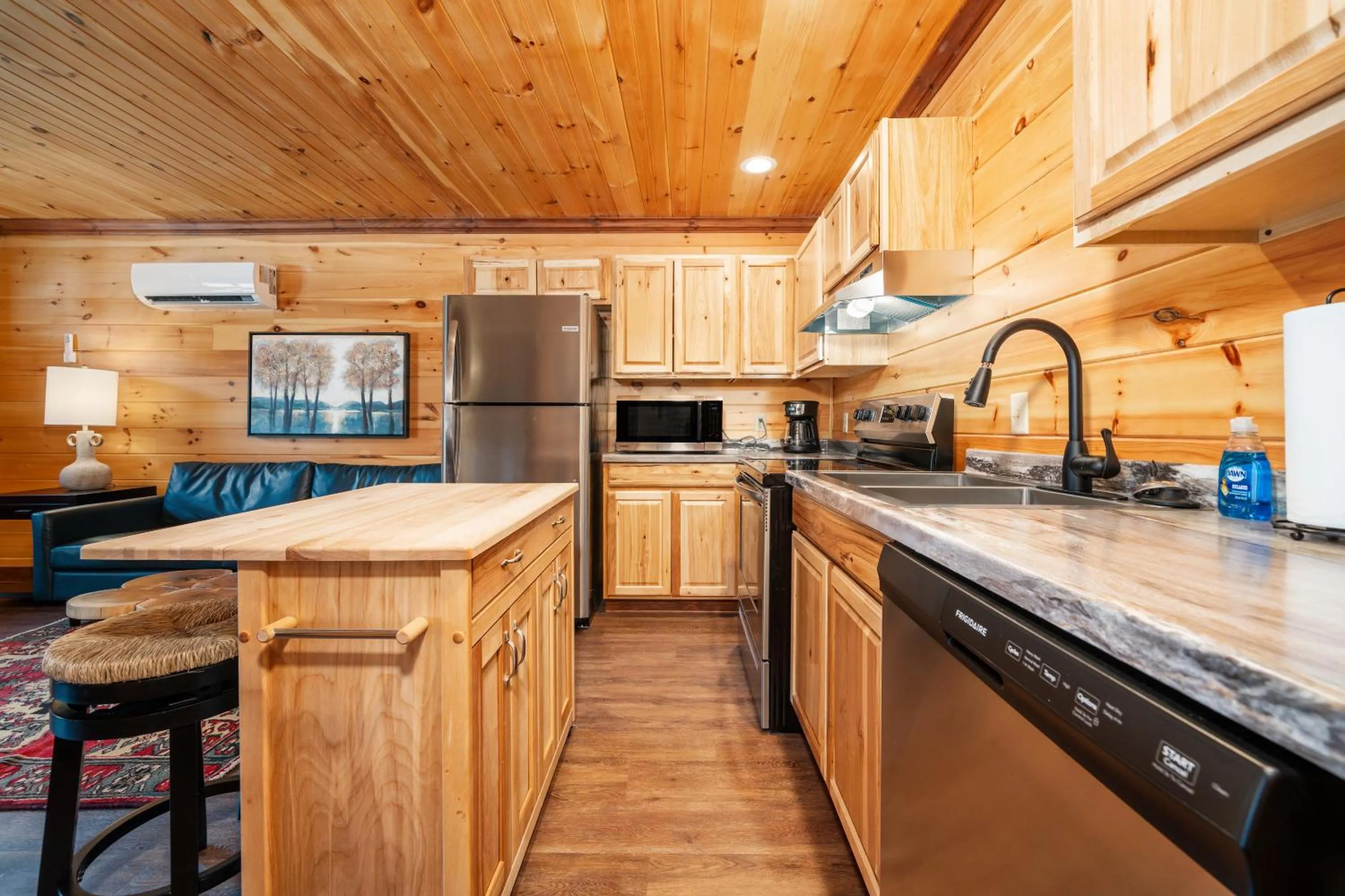 Kitchen or kitchenette in Best Court