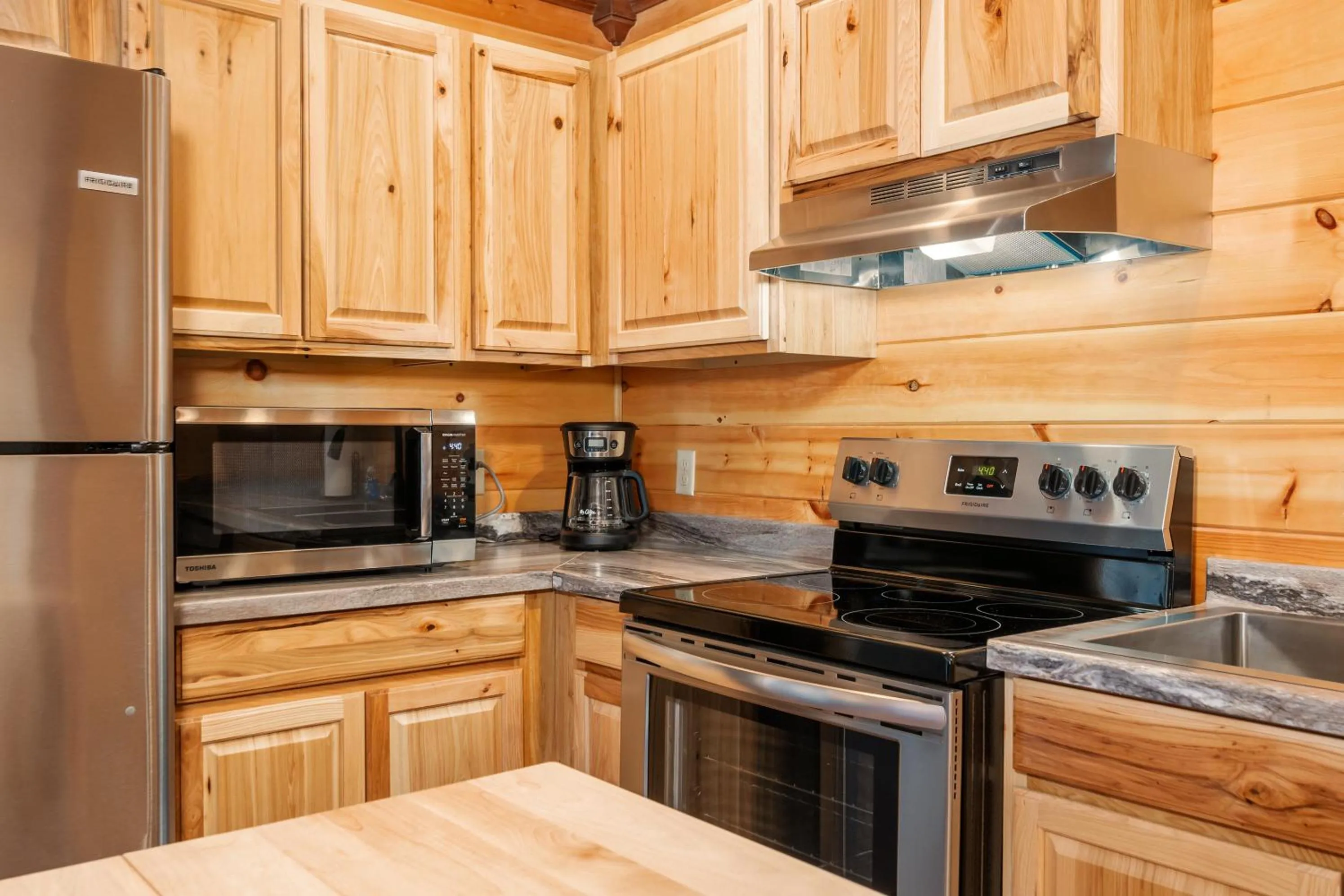 microwave in Best Court