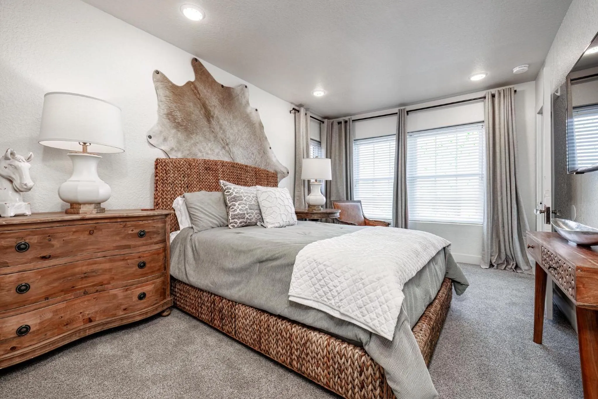 Bedroom, Bed in Best Court