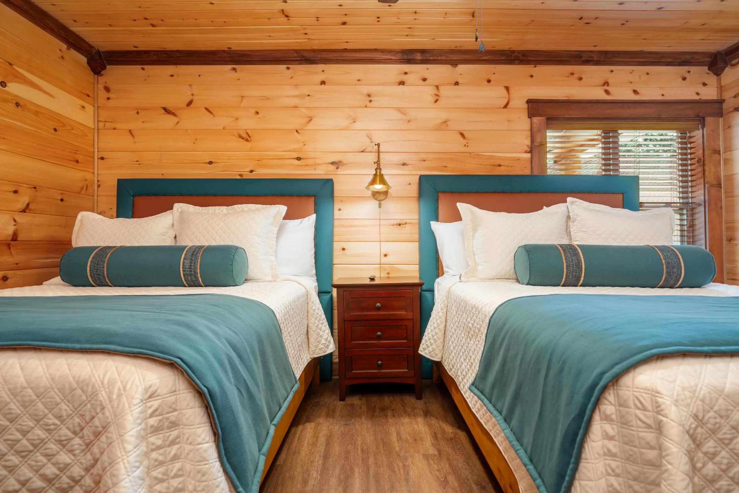 Bedroom, Bed in Best Court