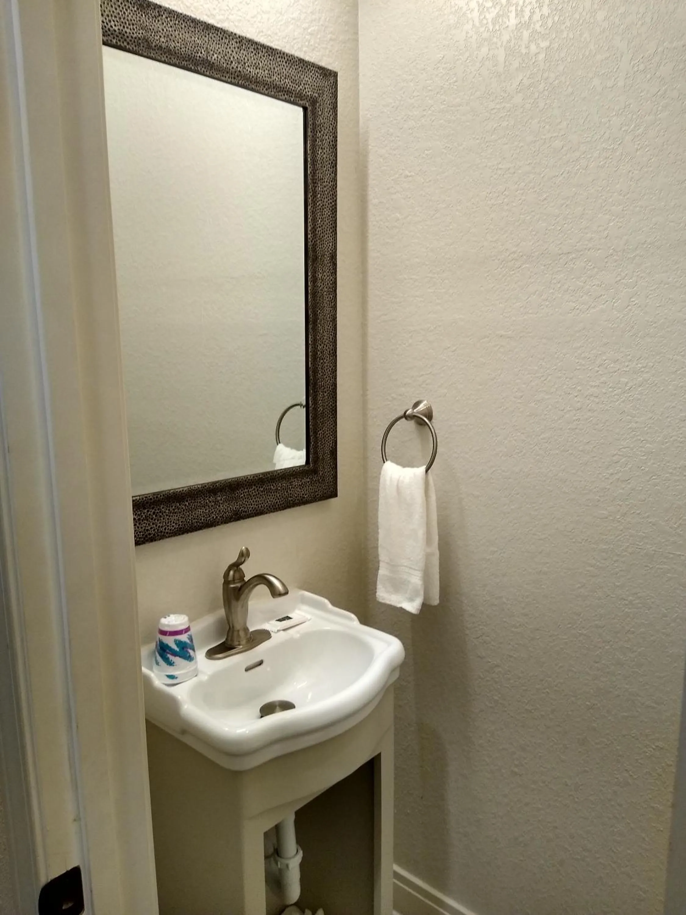 Bathroom in Best Court