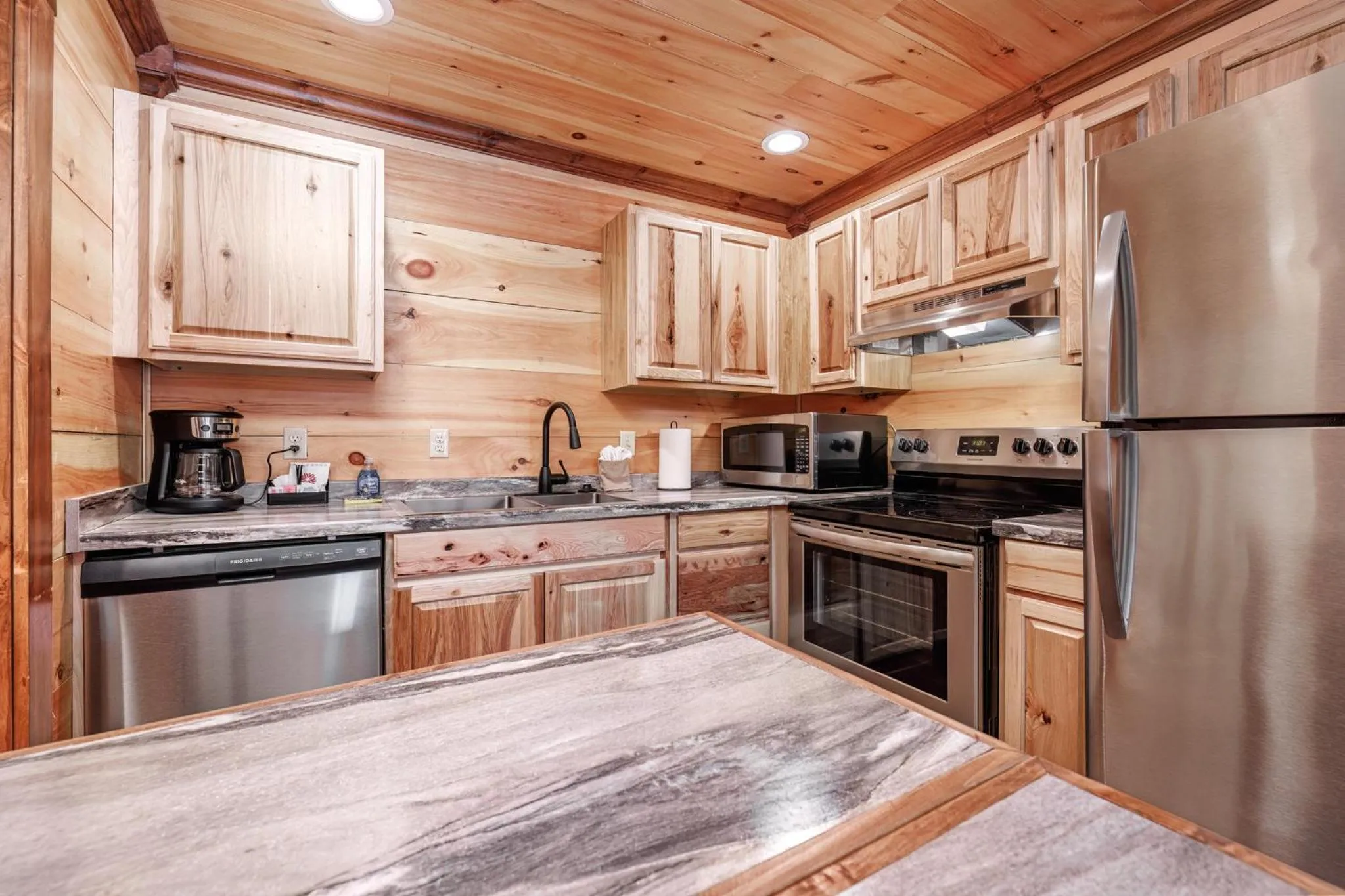 Kitchen or kitchenette in Best Court